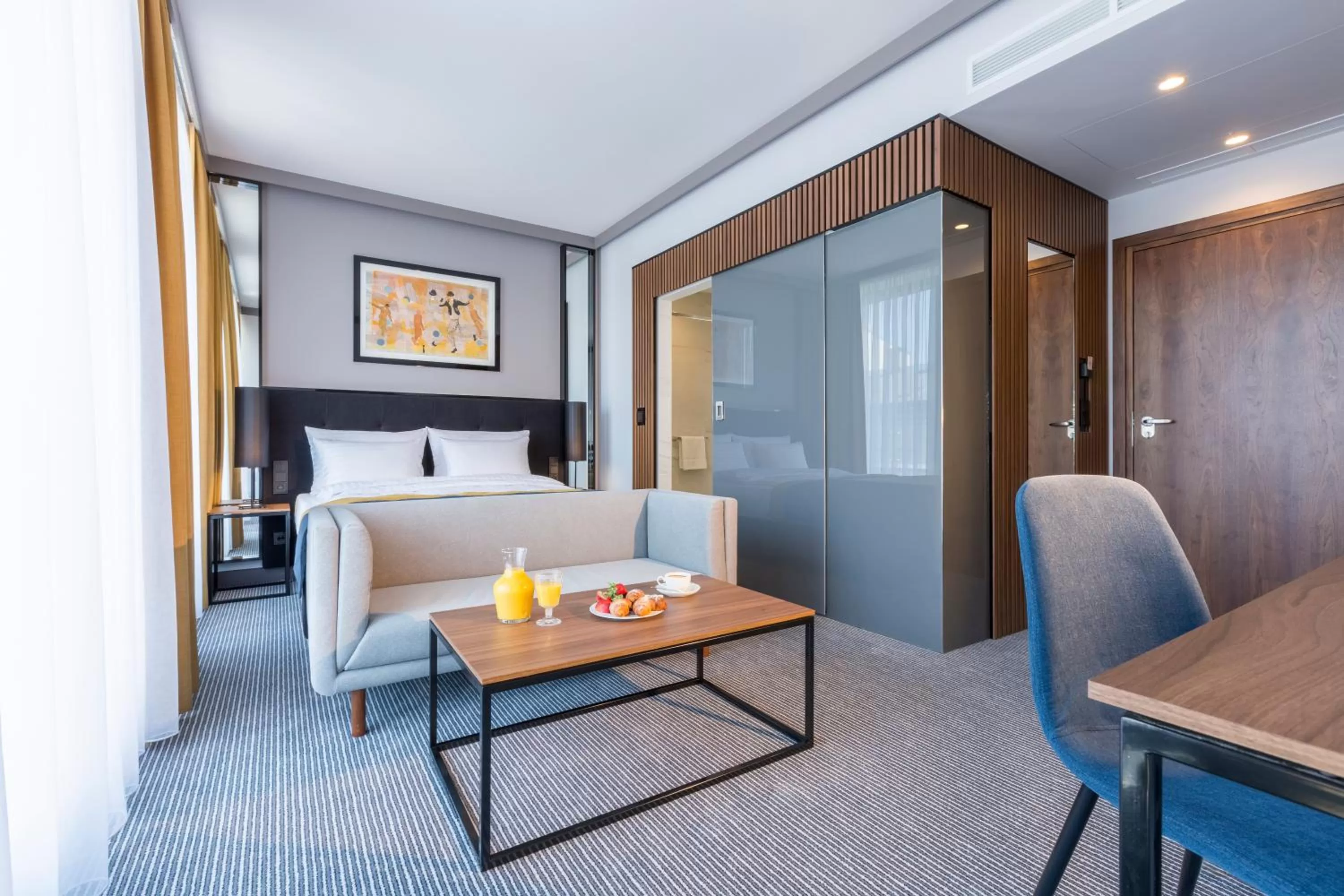 Photo of the whole room, Bed in Grand Ascot Hotel