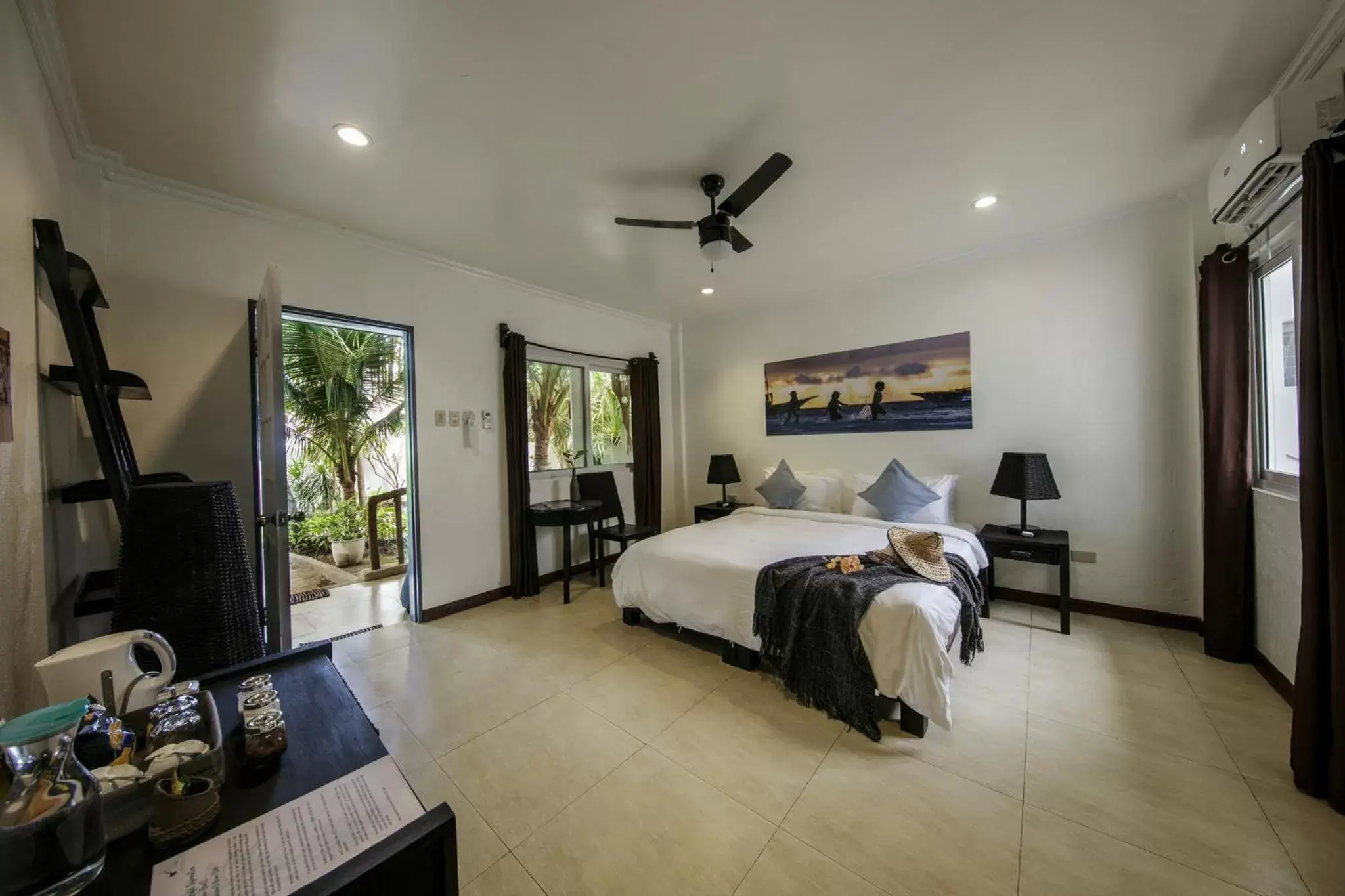 Bed in Ocean Vida Beach and Dive Resort Bed in Ocean Vida Beach and Dive Resort