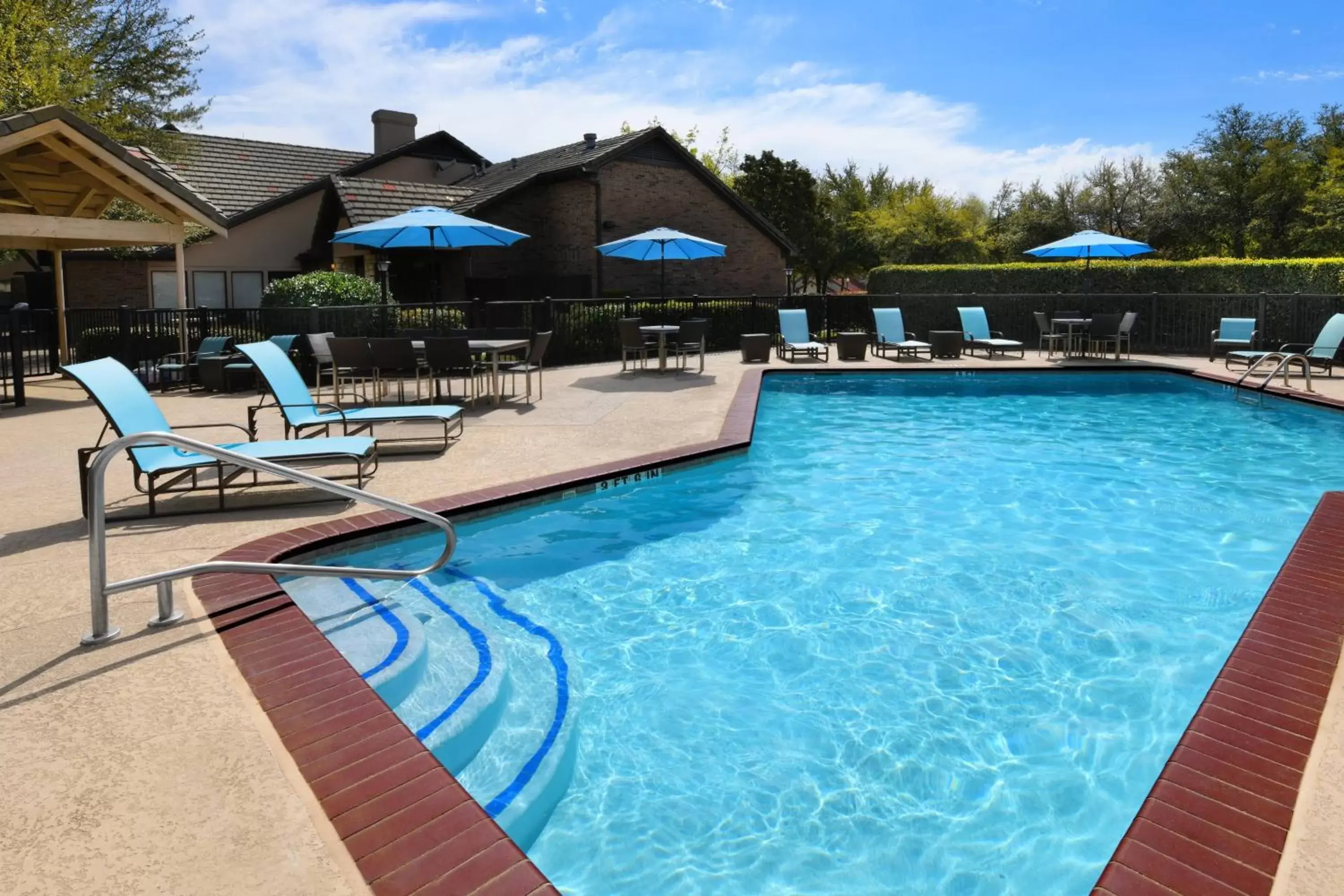 Swimming Pool in Residence Inn by Marriott Dallas Plano/Legacy