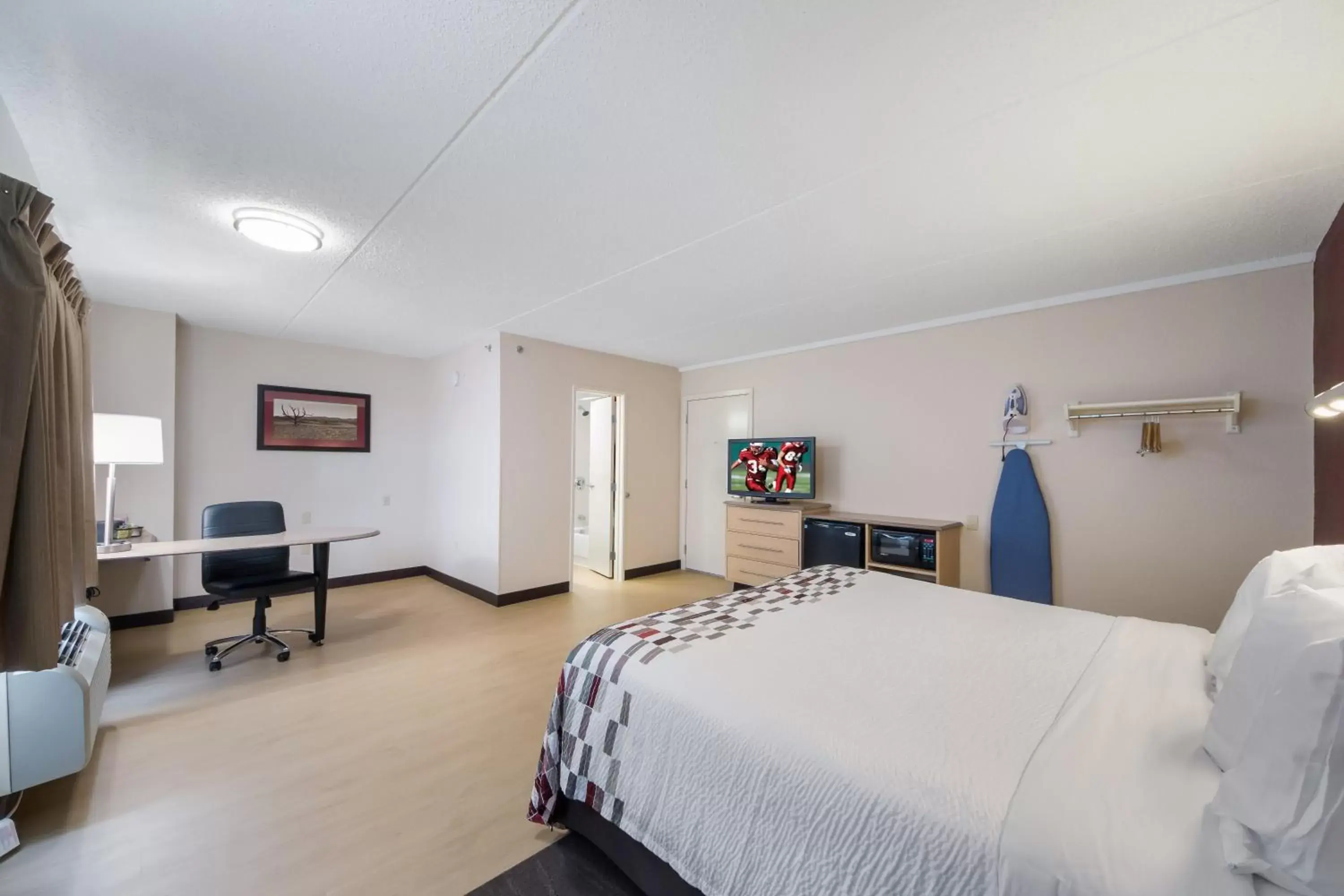 Bedroom, Bed in Red Roof Inn Laredo Bedroom, Bed in Red Roof Inn Laredo