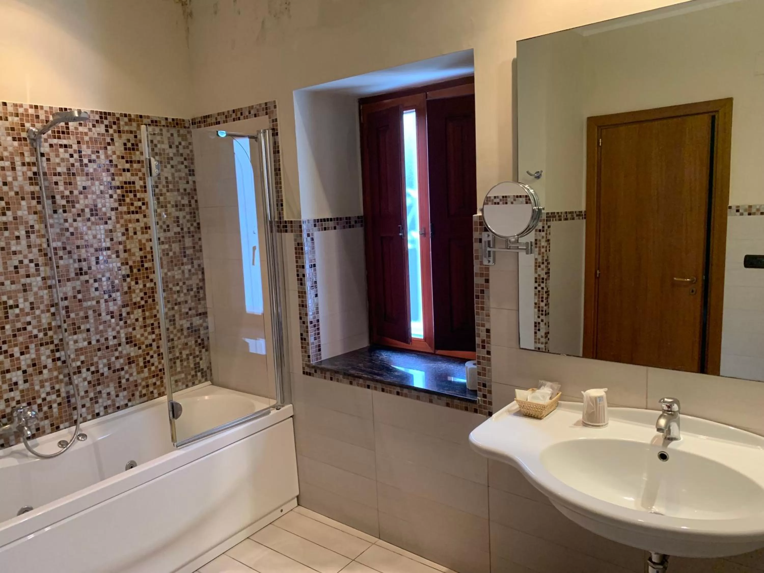 Bathroom in Le Stanze Del Vicerè Boutique Hotel