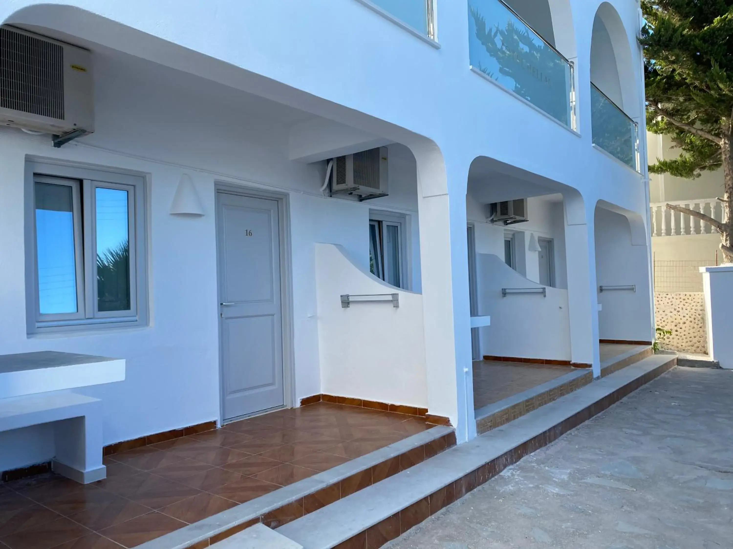 Property building in Hotel Hellas