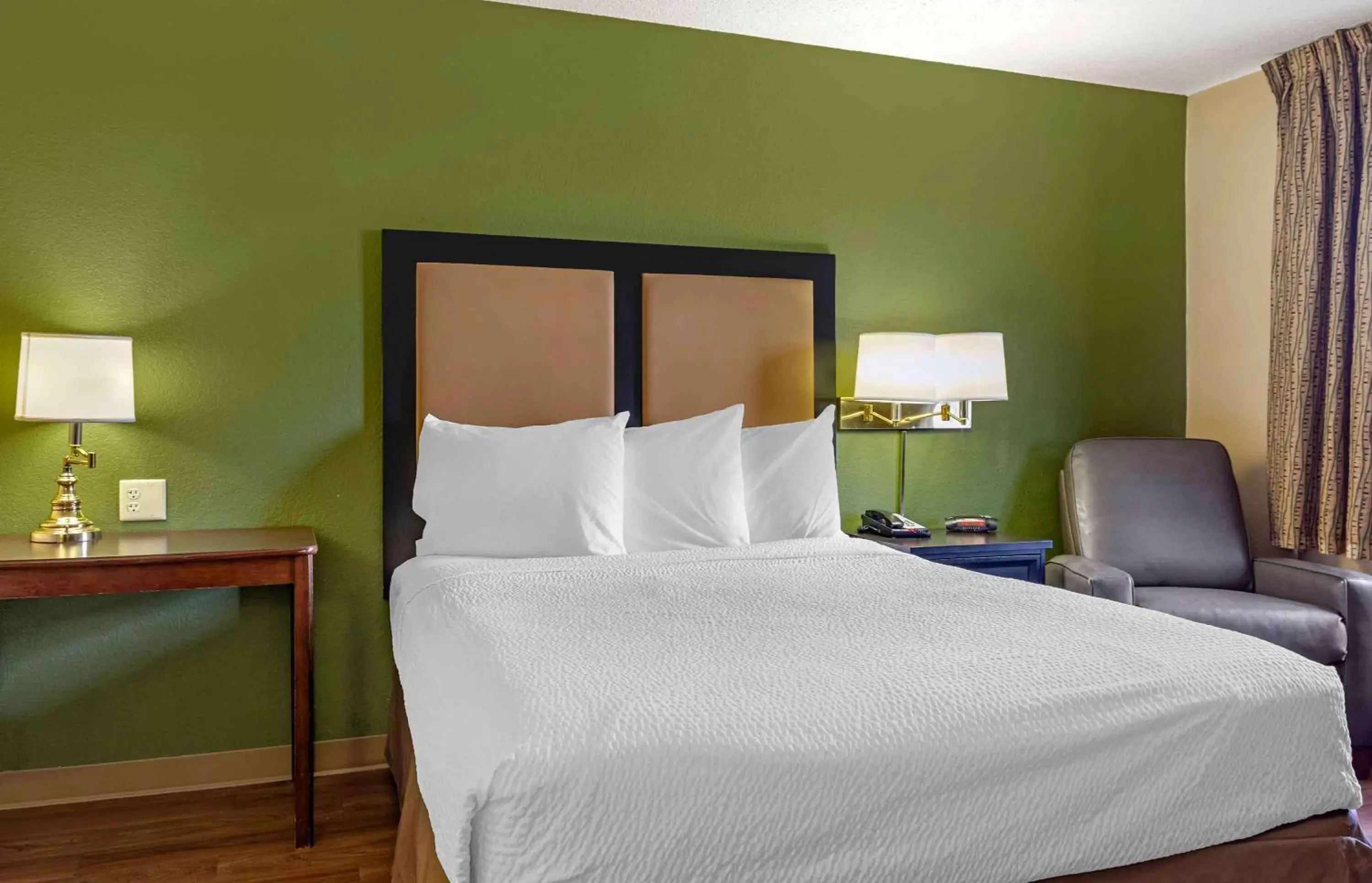 Bedroom, Bed in Extended Stay America Suites - Amarillo - West