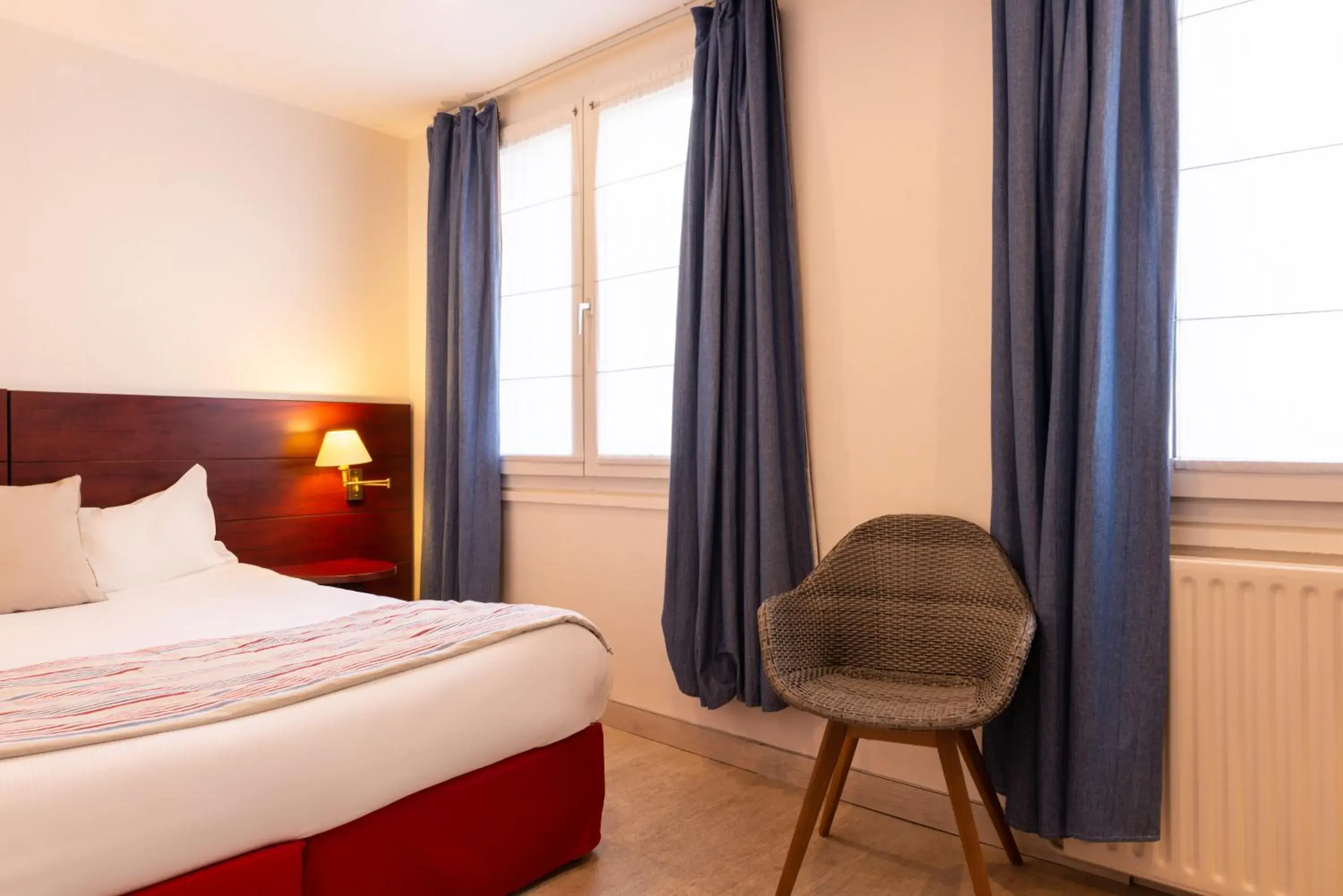 Photo of the whole room, Bed in Hotel de la Plage