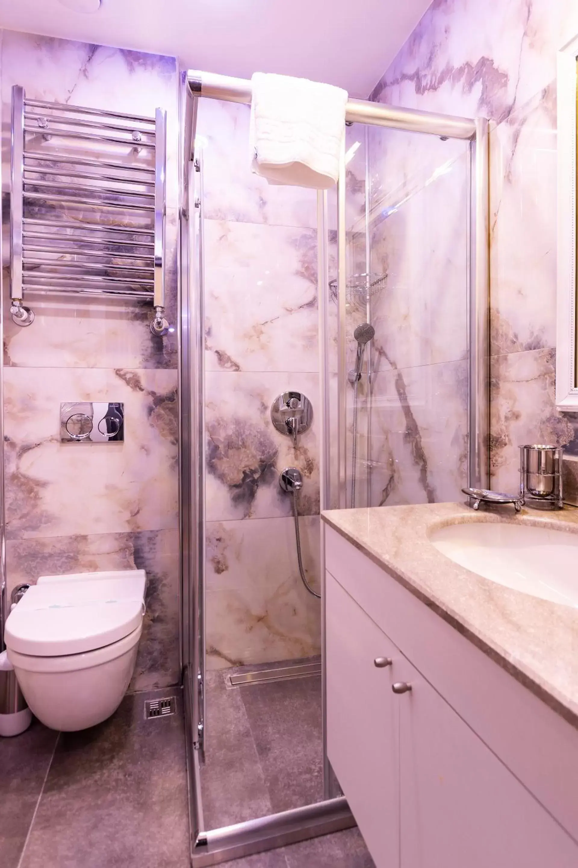 Shower, Bathroom in Antusa Design Hotel & Spa