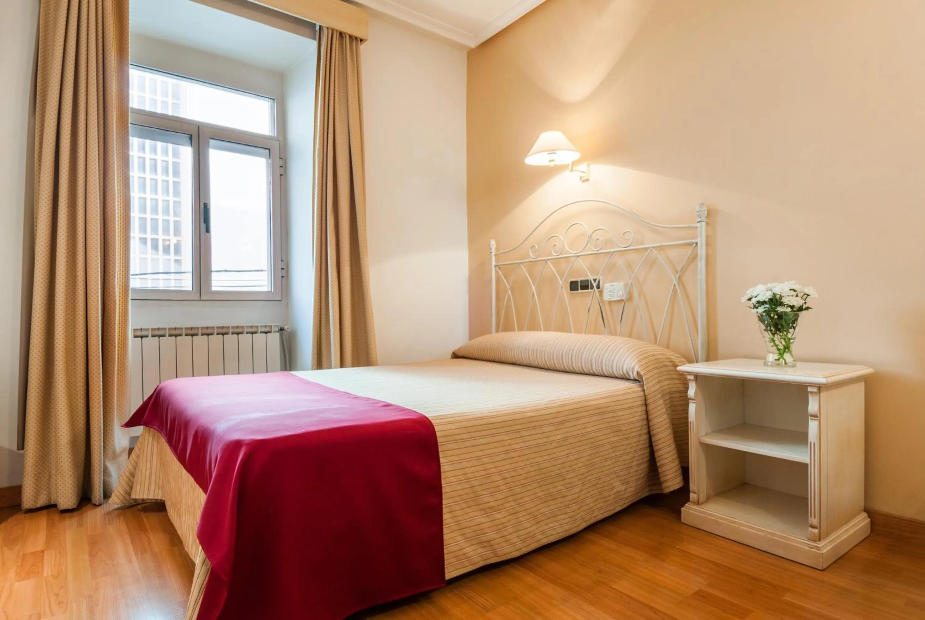 Photo of the whole room, Bed in Hotel Victoria