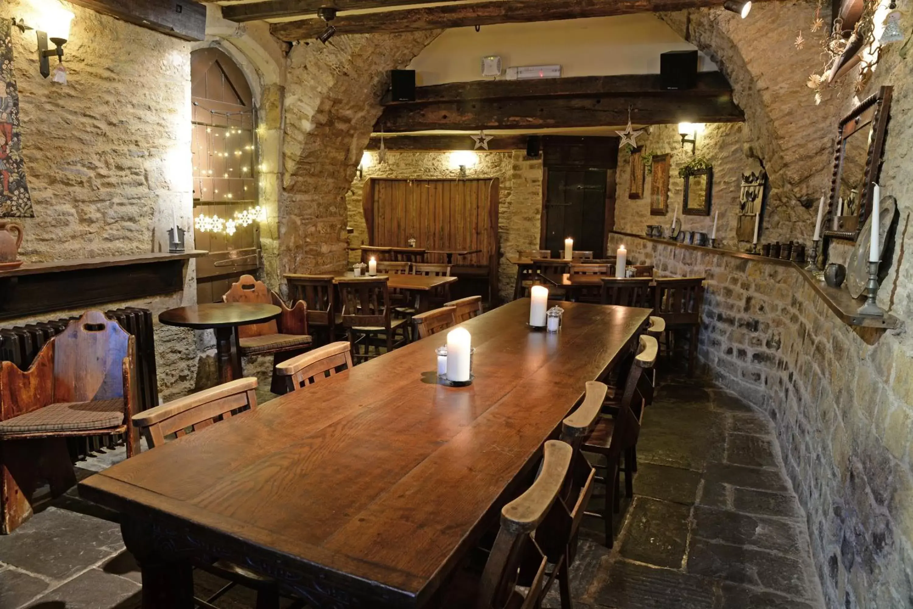 Lounge or bar, Restaurant/Places to Eat in The George Inn & Plaine