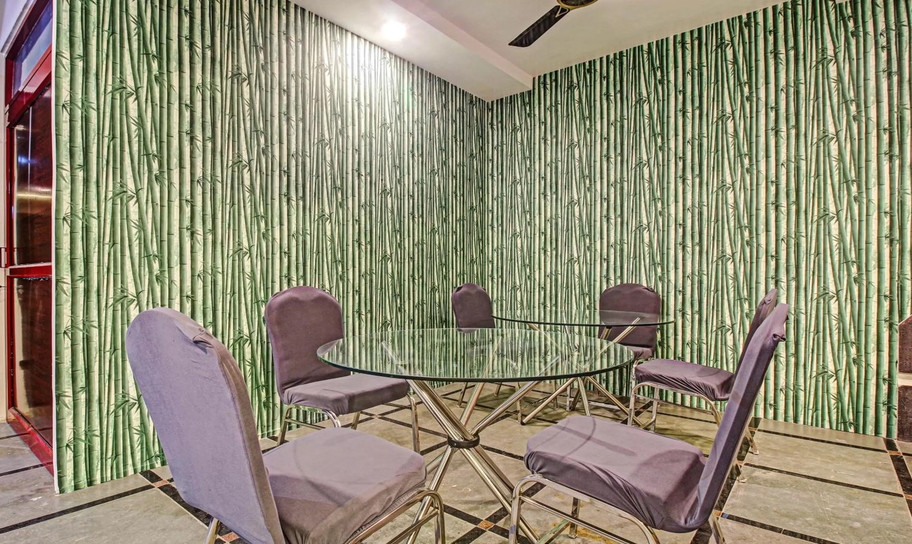 Breakfast in Itsy Hotels Sunrise Grand, Hitech City