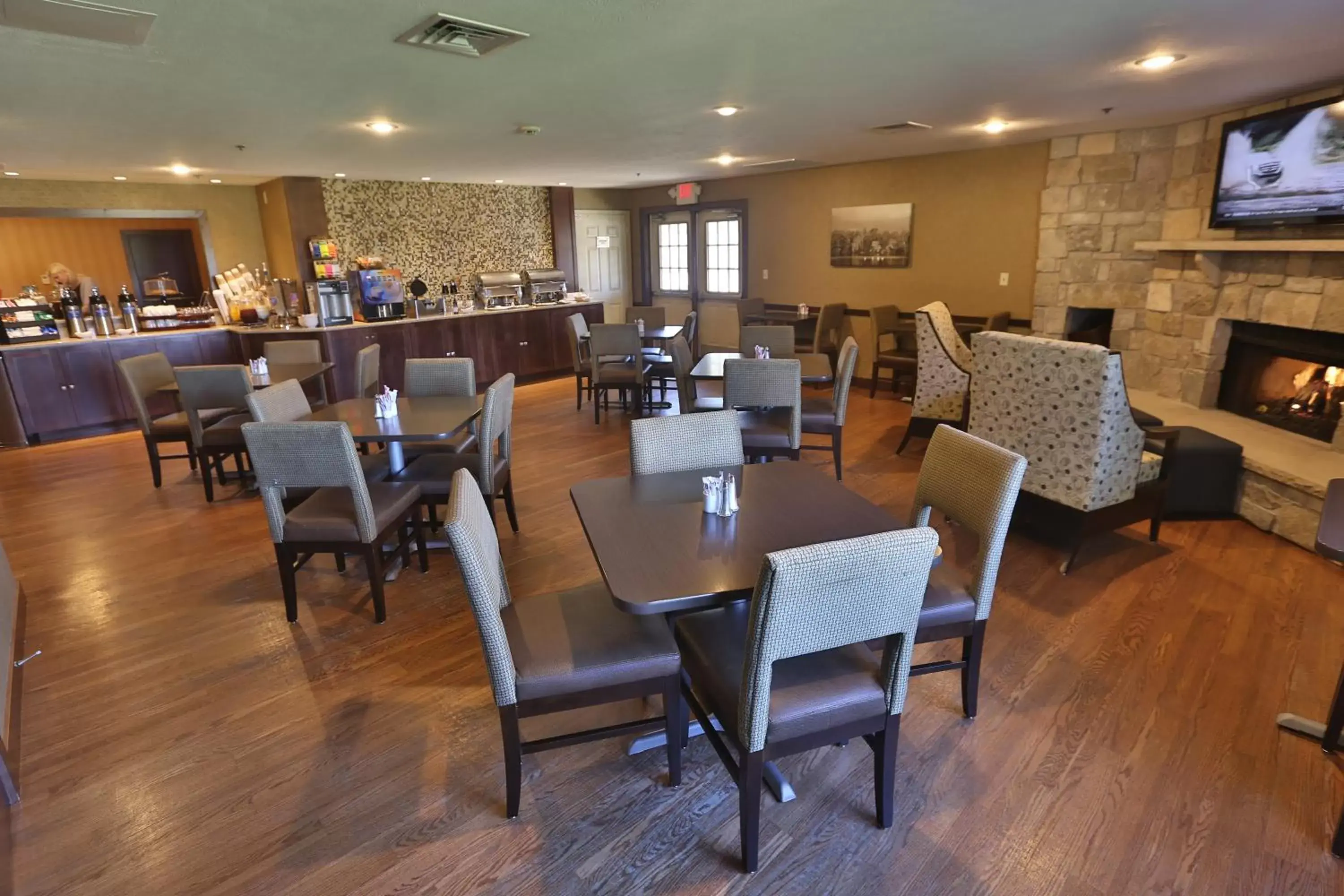 Banquet/Function facilities, Restaurant/Places to Eat in Ivy Court Inn and Suites