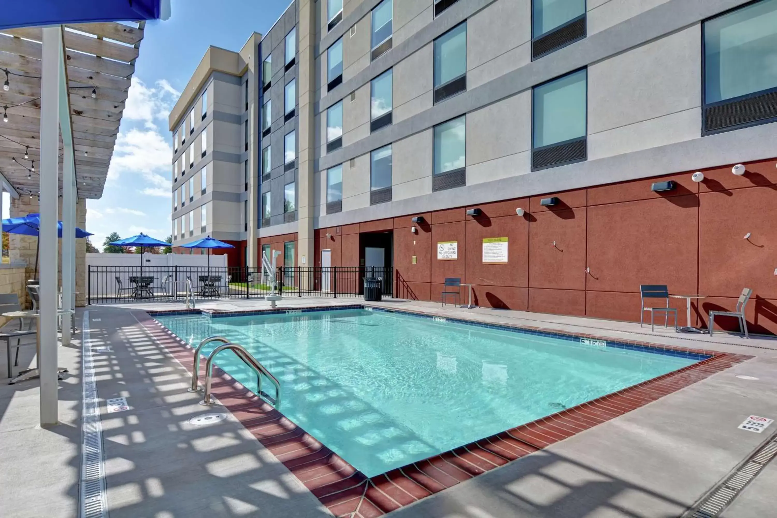 Pool view, Swimming Pool in Home2 Suites By Hilton Springdale