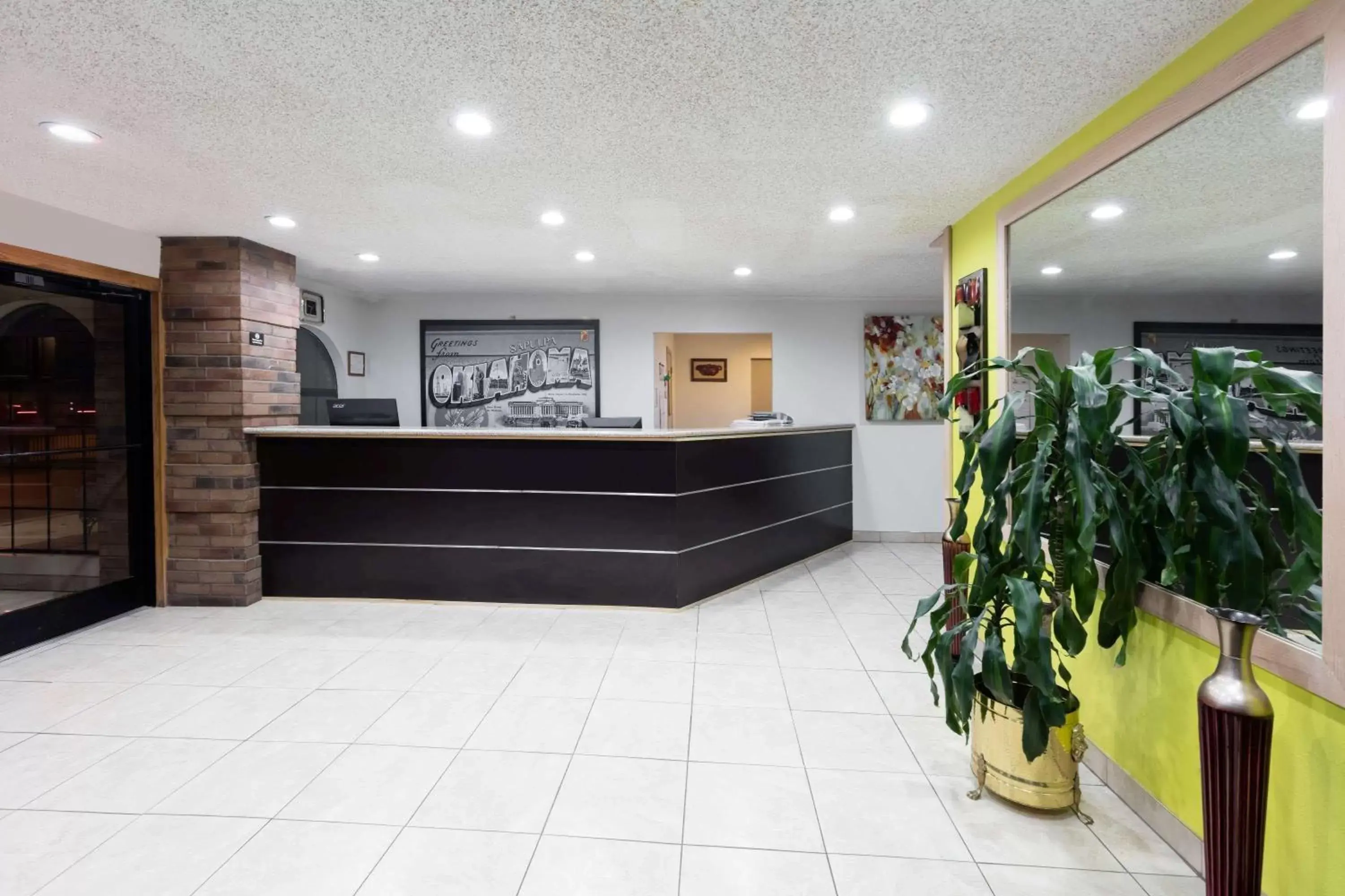 Lobby or reception, Lobby/Reception in Super 8 by Wyndham Sapulpa/Tulsa Area
