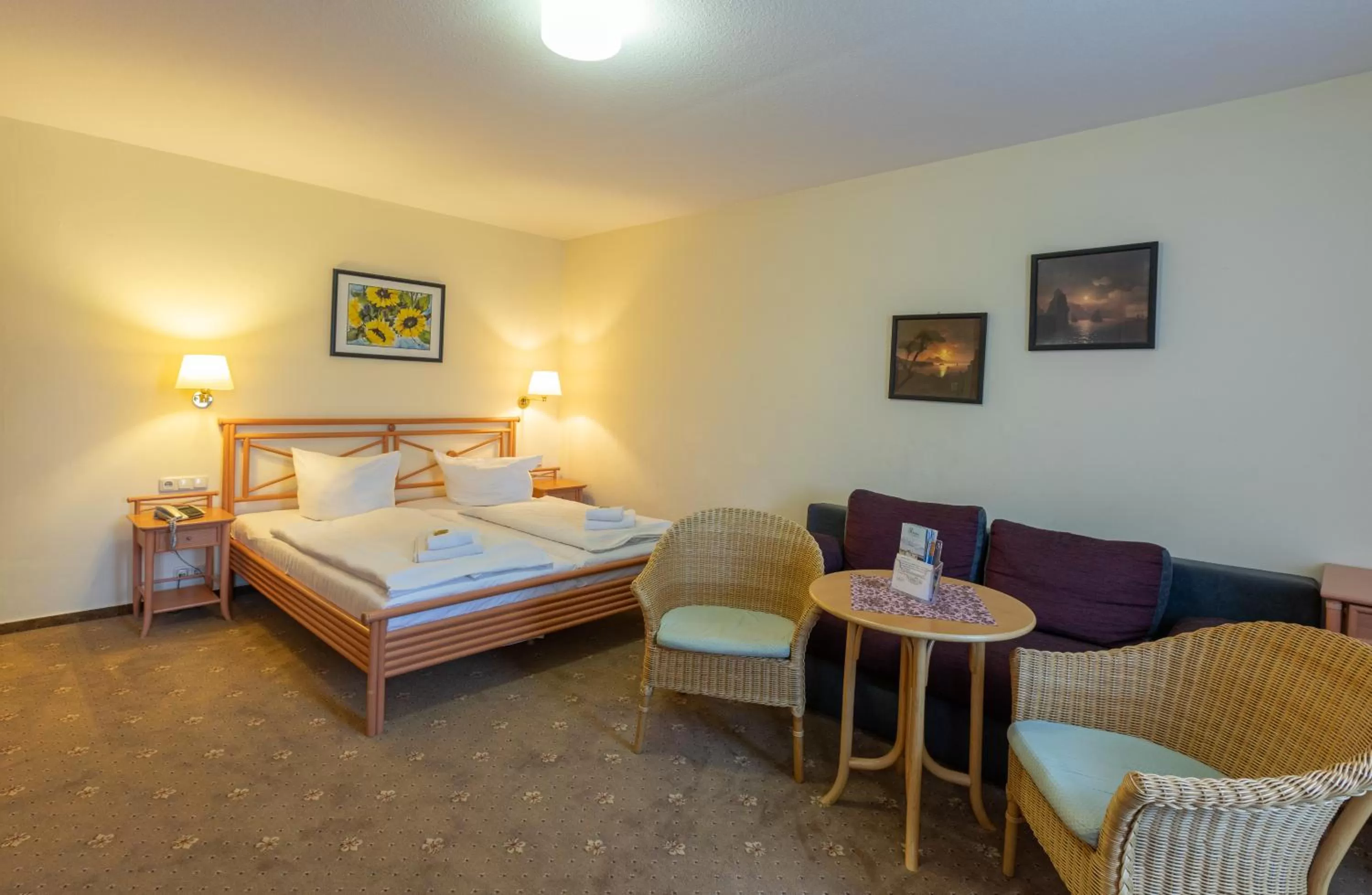 Bed in Hotel am Wariner See