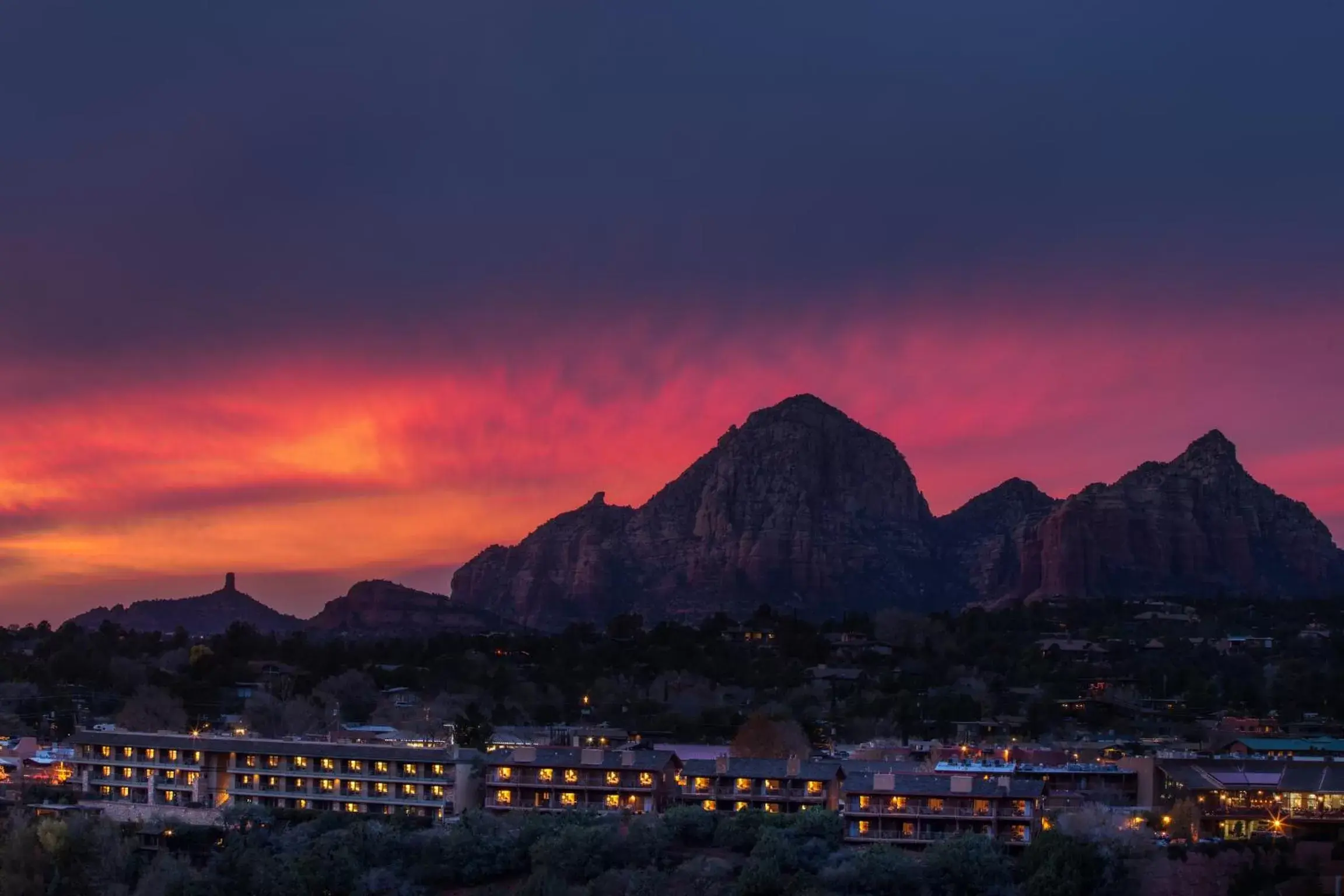 Facade/entrance in Orchards Inn Facade/entrance in Orchards Inn