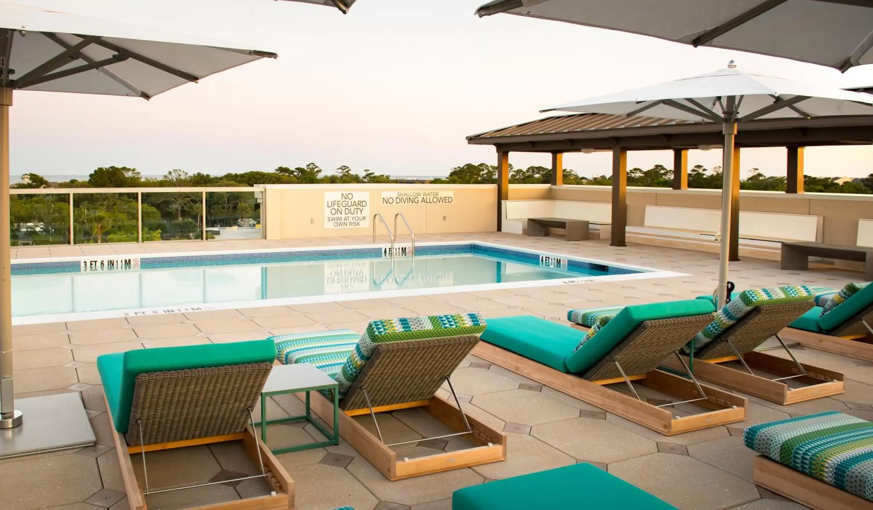 Swimming Pool in Courtyard by Marriott Hilton Head Island
