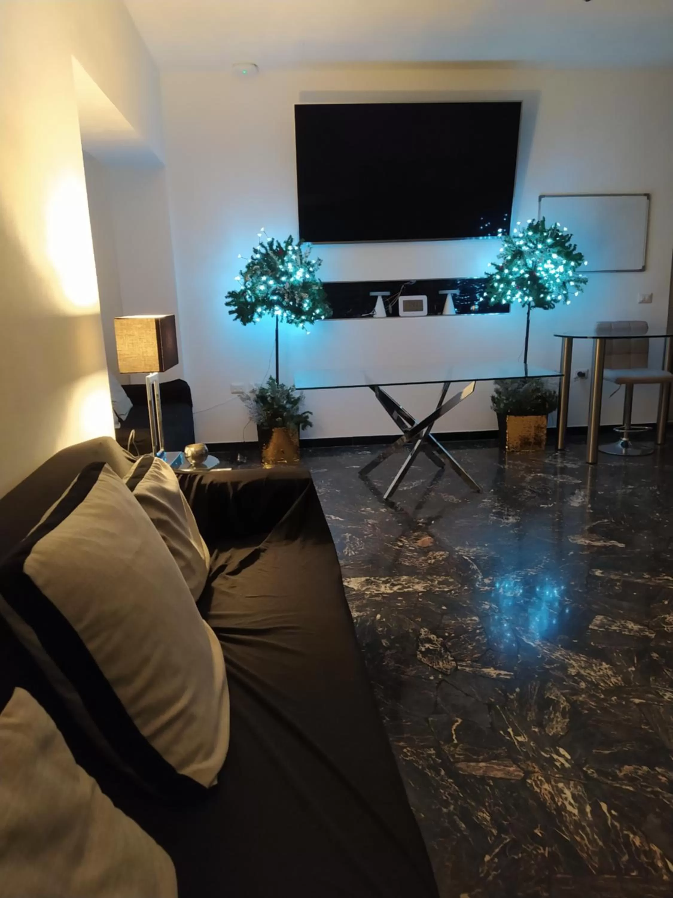 Communal lounge/ TV room in "La Selvetta" bed and breakfast