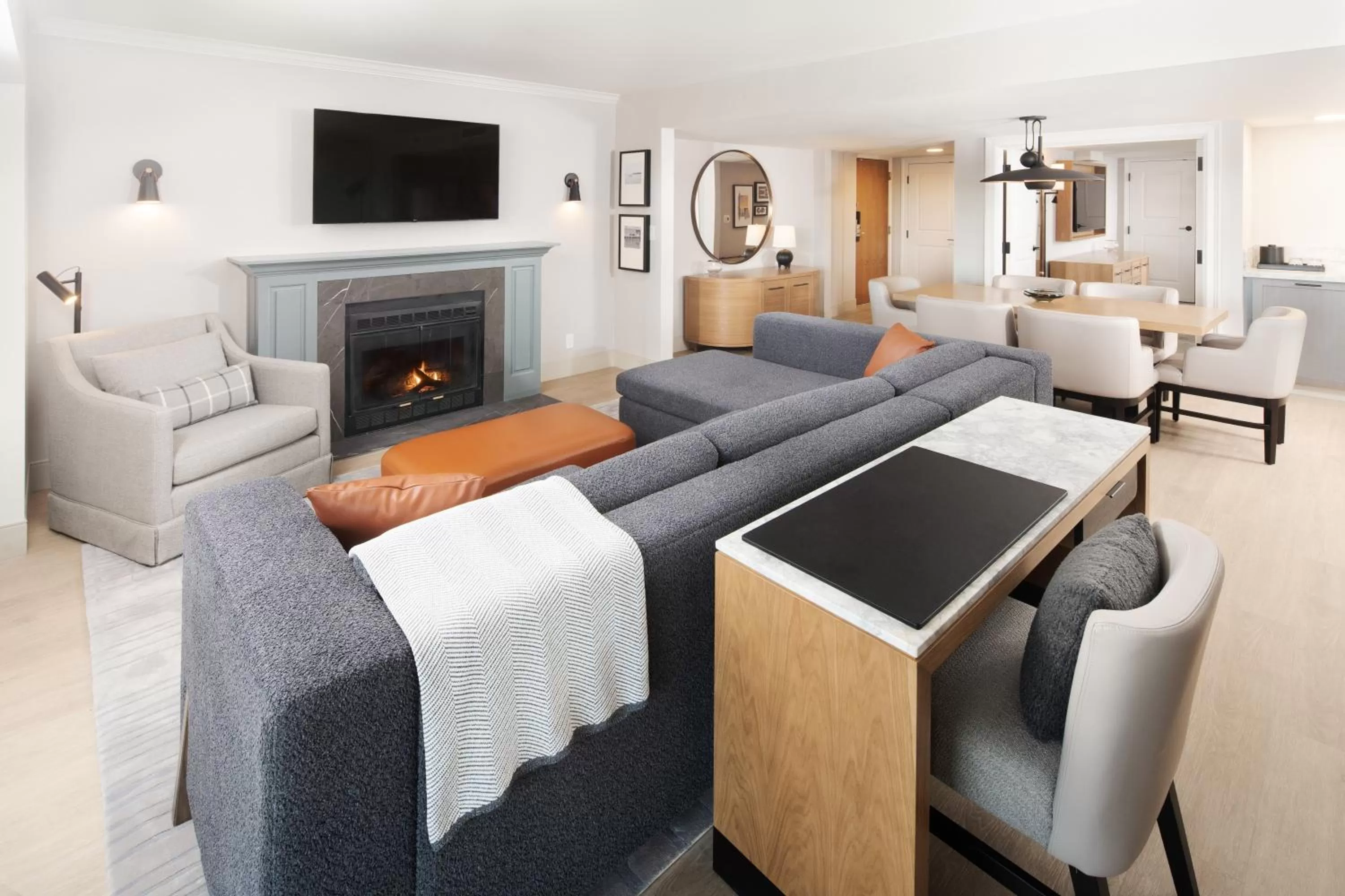 TV and multimedia, Bed in Grand Geneva Resort and Spa