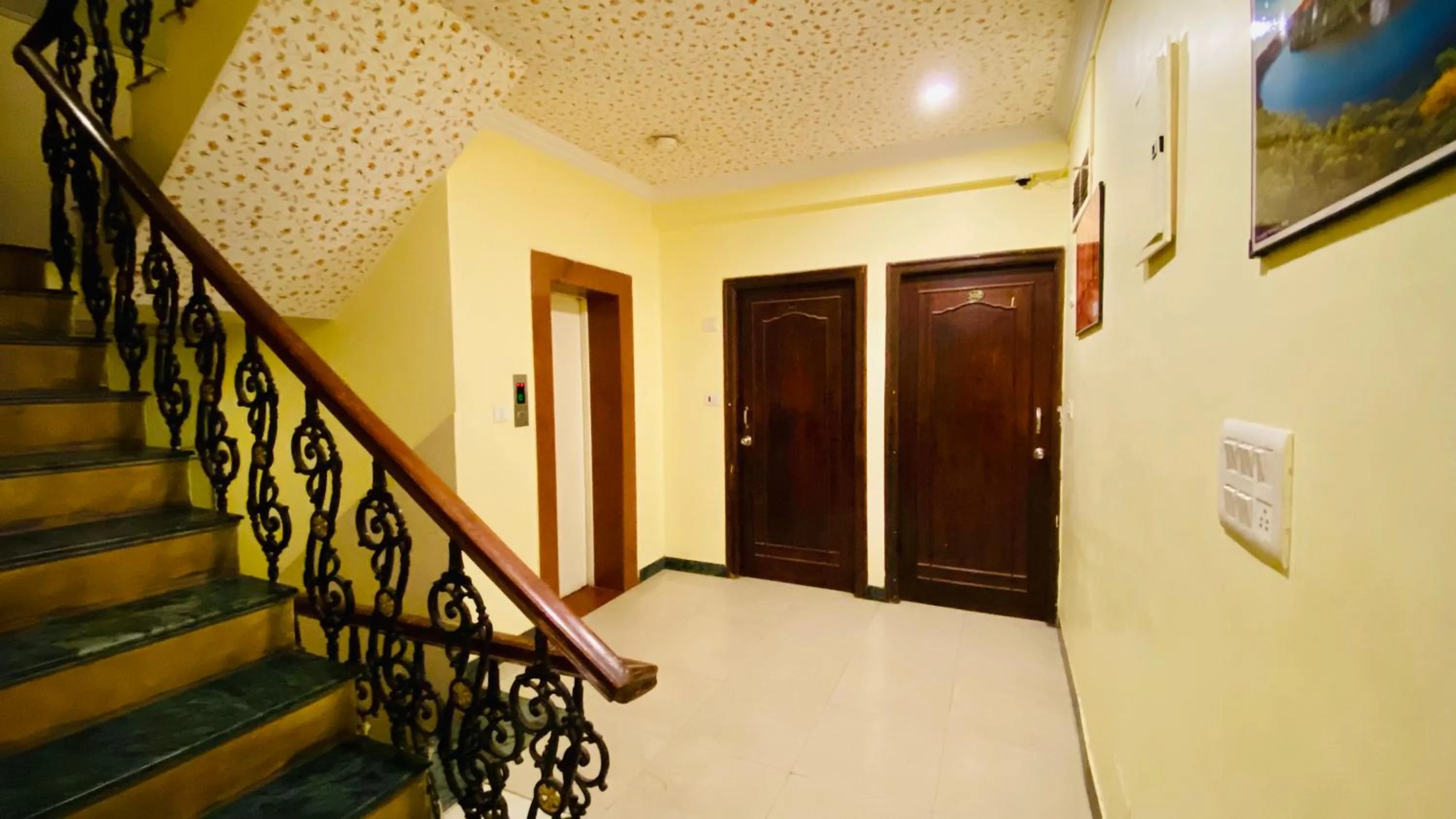 Lobby or reception in Tuk Tuk Backpackers- Near Jaipur Train Station