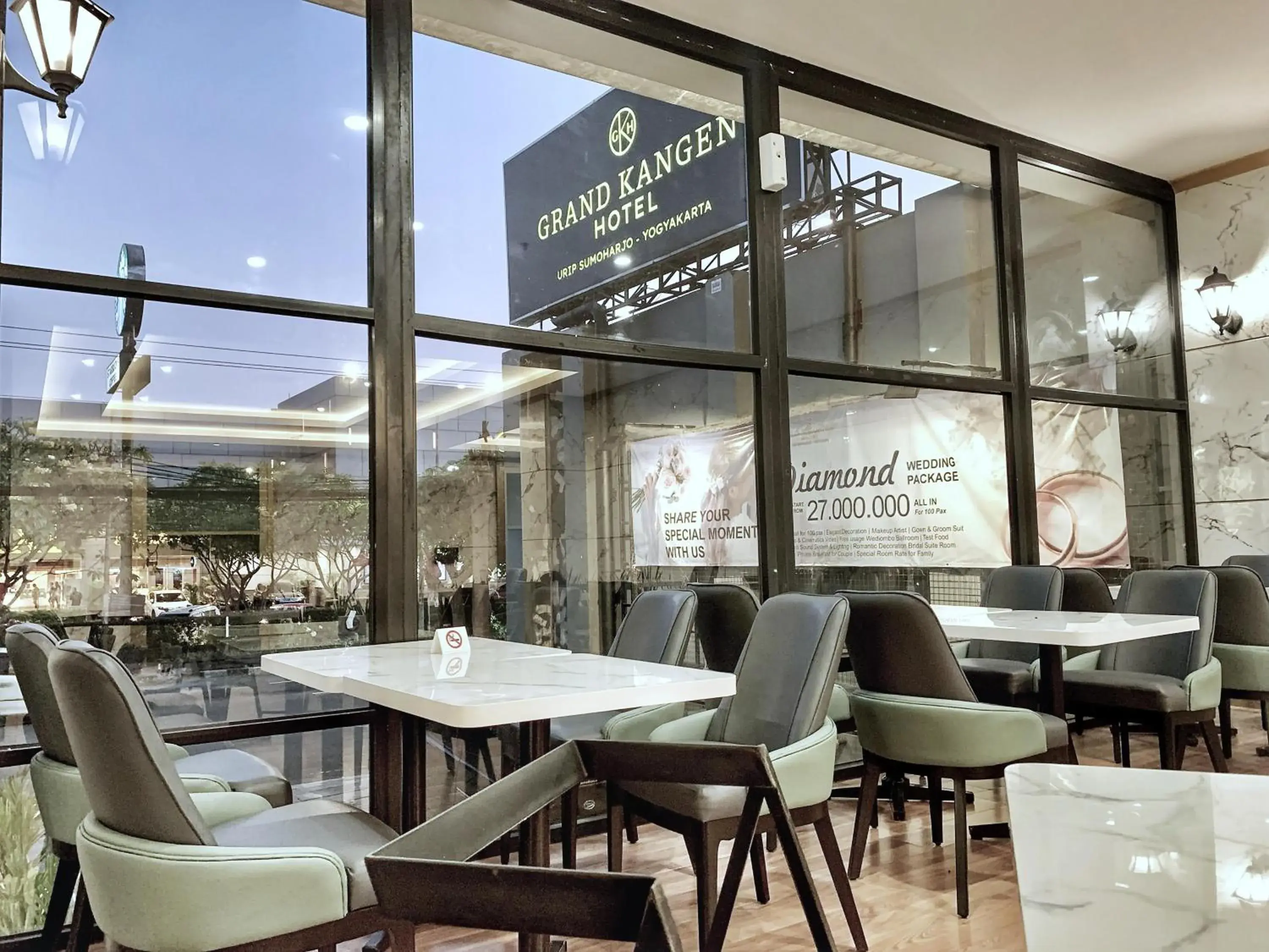 Restaurant/places to eat in Grand Kangen Hotel Urip Sumoharjo Restaurant/places to eat in Grand Kangen Hotel Urip Sumoharjo