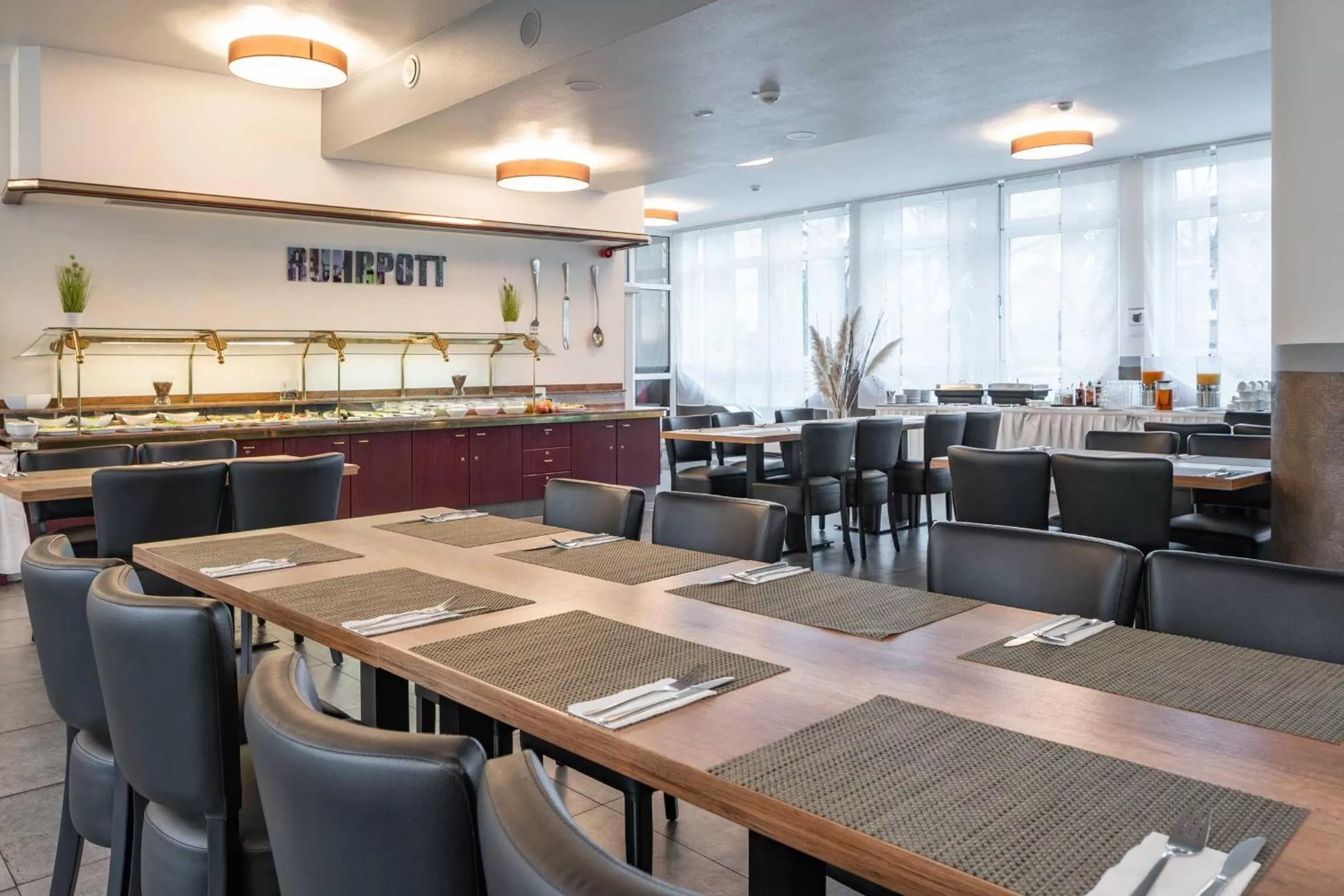 Restaurant/places to eat in Astoria Easy Hotel Essen