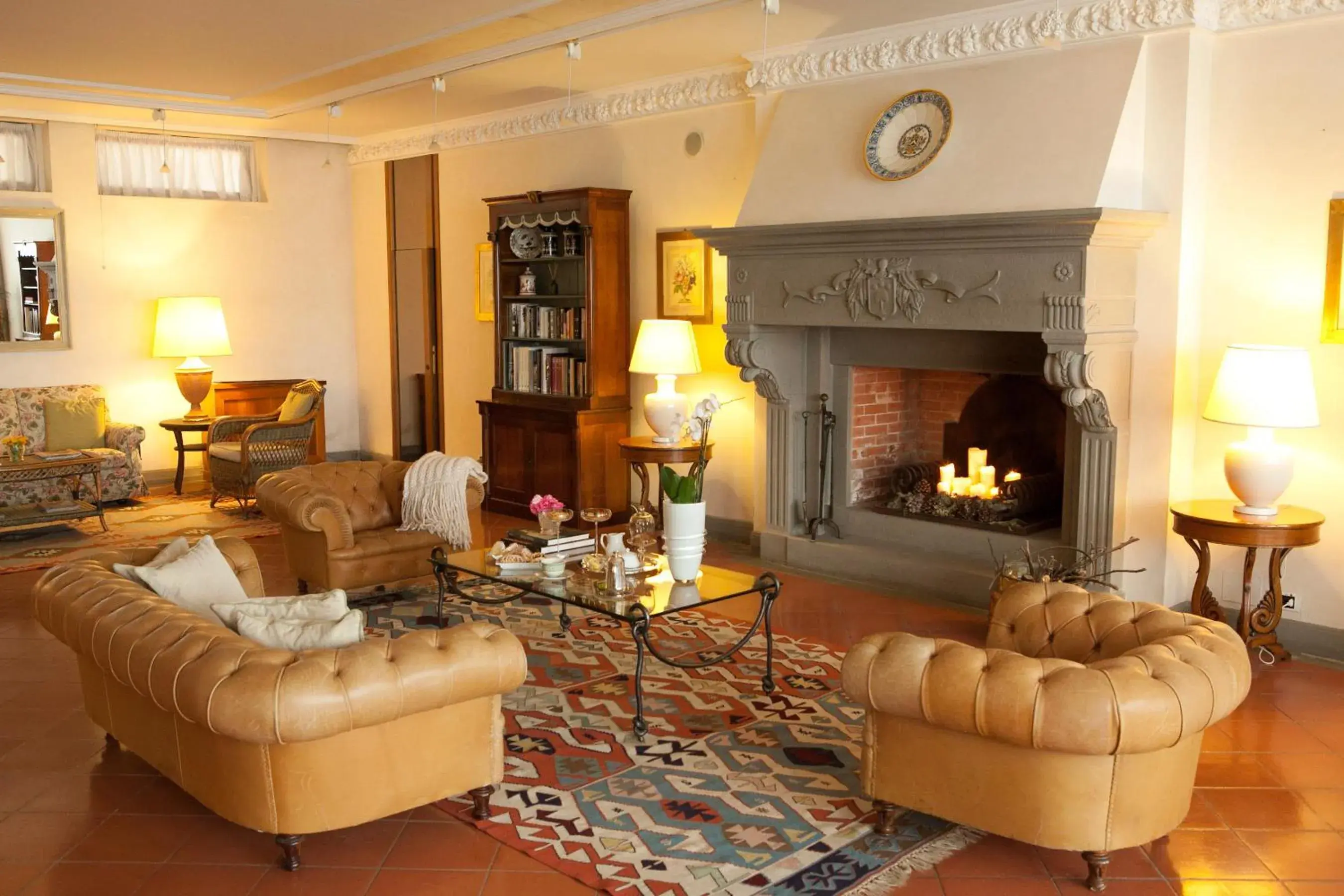 Communal lounge/ TV room, Seating Area in Relais Santa Chiara Hotel