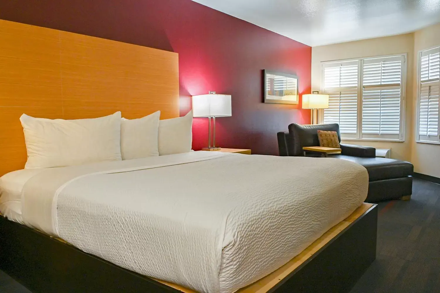 Bed in Ramada Limited and Suites San Francisco Airport