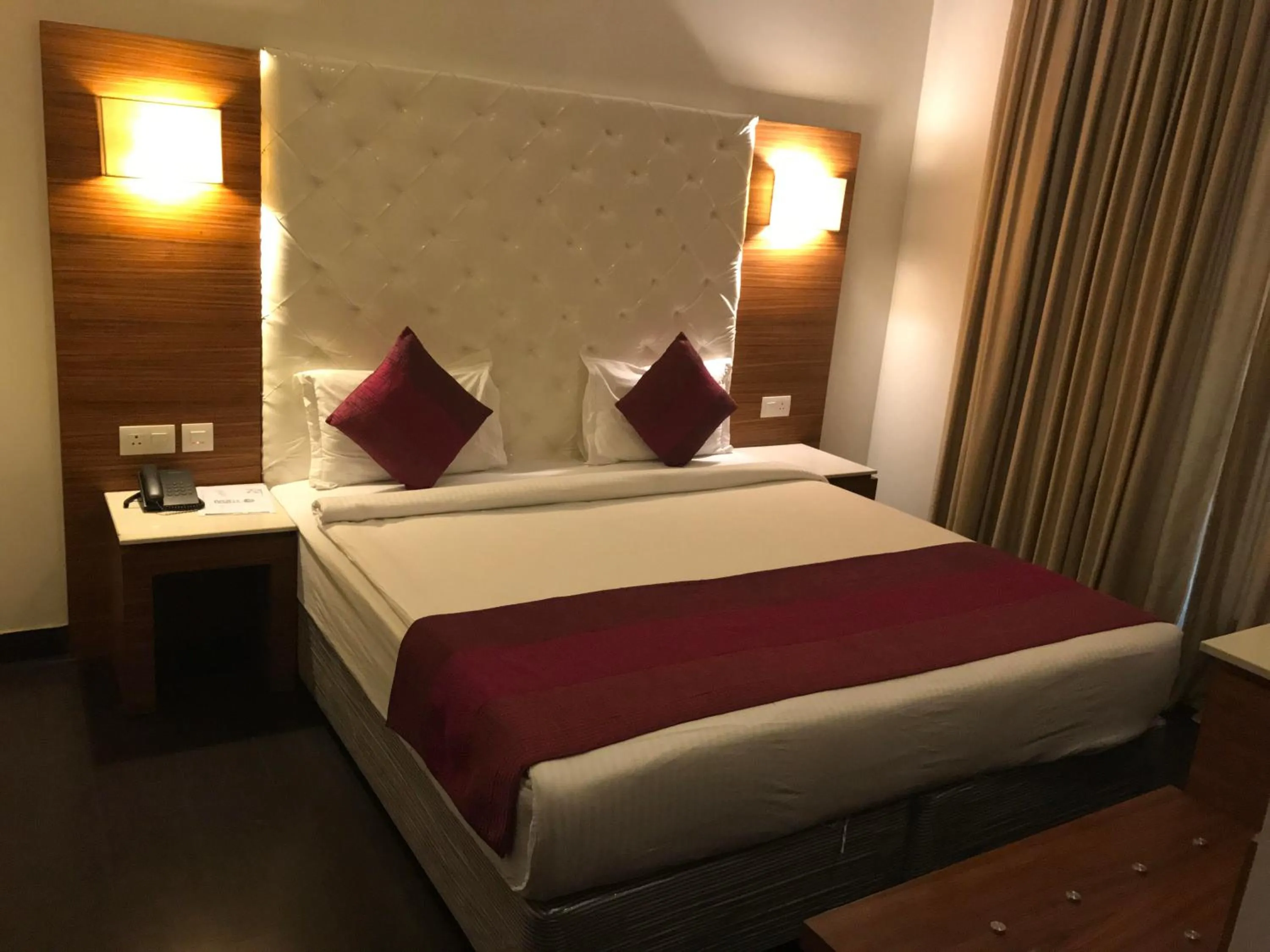 View (from property/room), Bed in Hotel Ivory 32