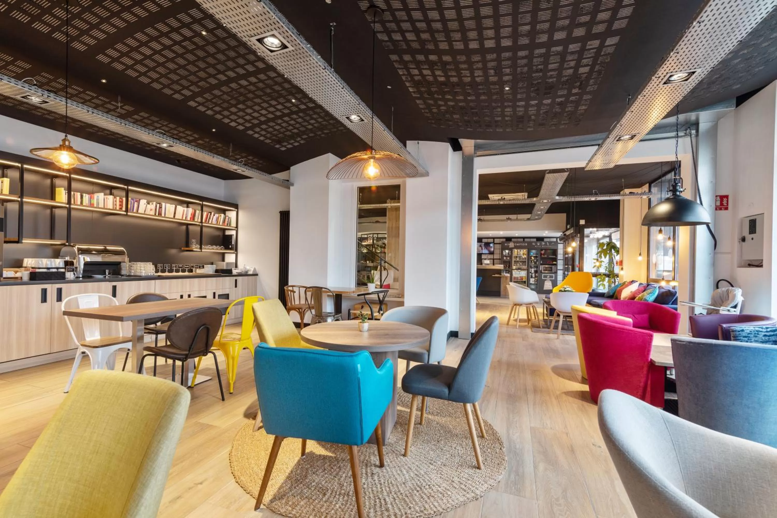 Lobby or reception in Campanile Epinal Centre - Gare