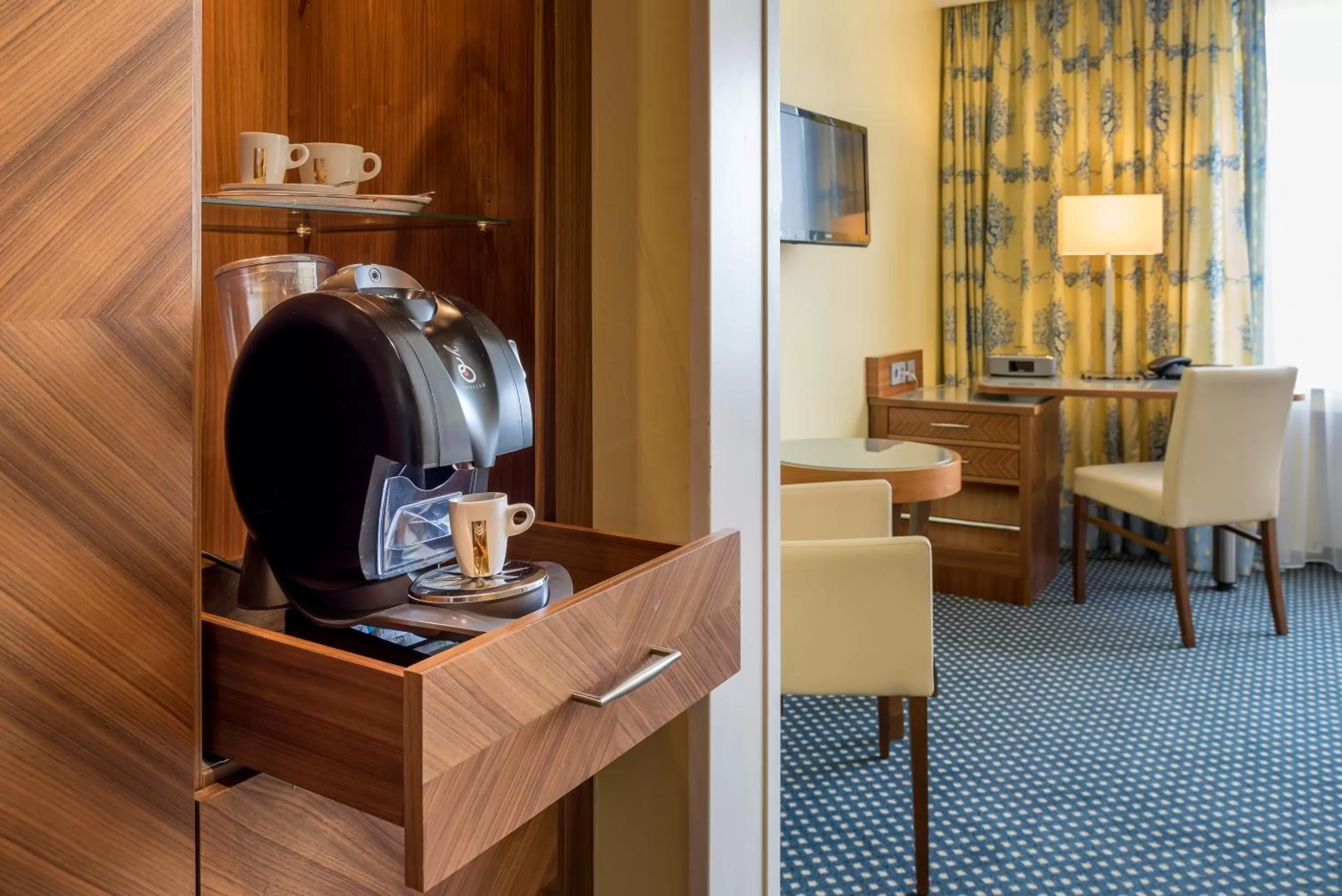 Coffee/tea facilities in Hotel Krefelder Hof