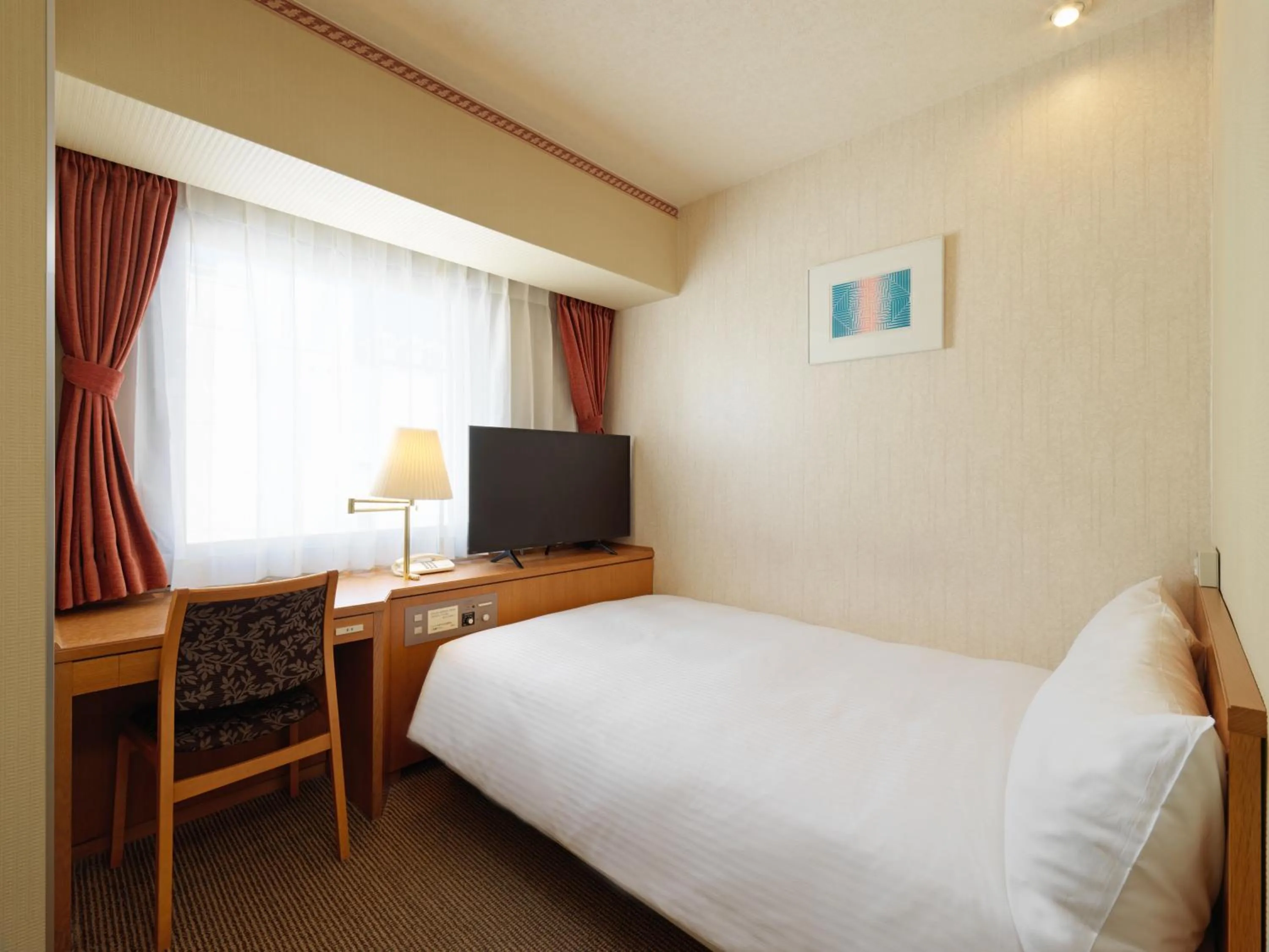 Photo of the whole room, Bed in Hotel Emisia Tokyo Tachikawa