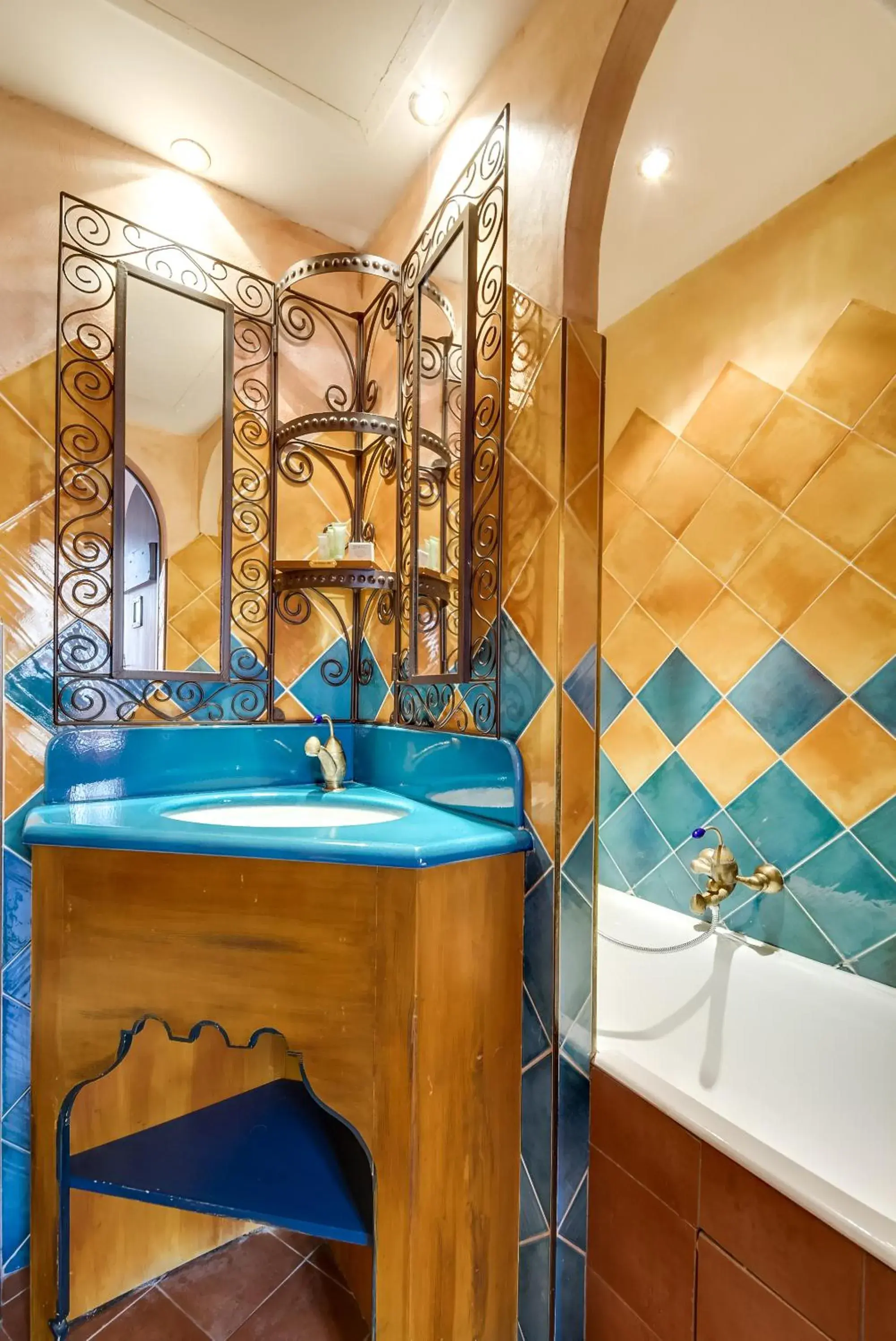 Bathroom in Villa Royale Montsouris