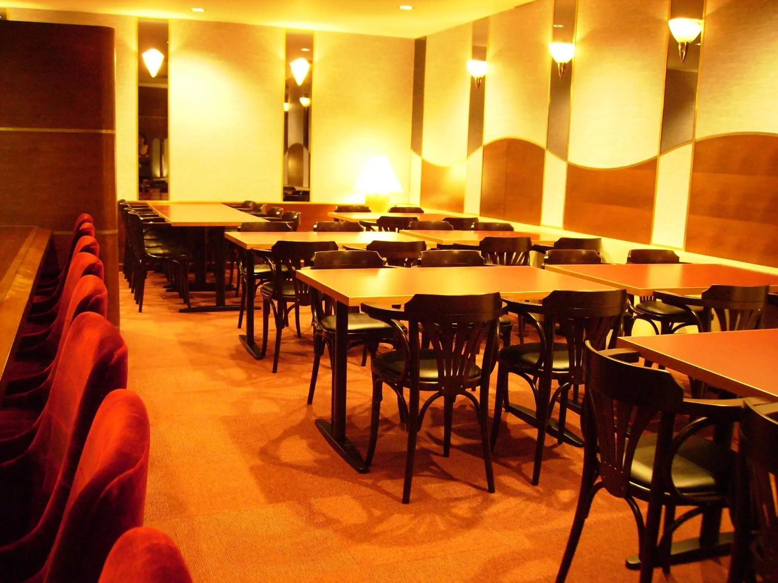 Restaurant/places to eat in Hotel 21 Restaurant/places to eat in Hotel 21