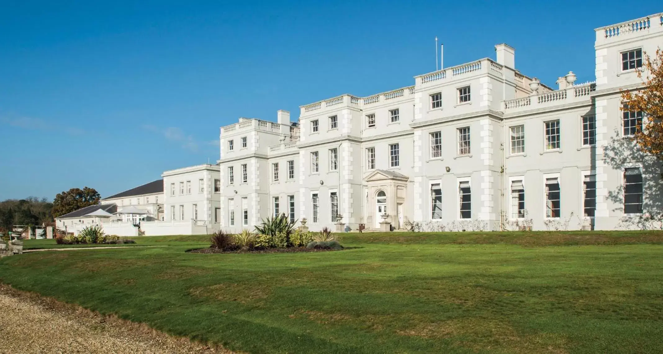 Facade/entrance, Property Building in De Vere Wokefield Estate