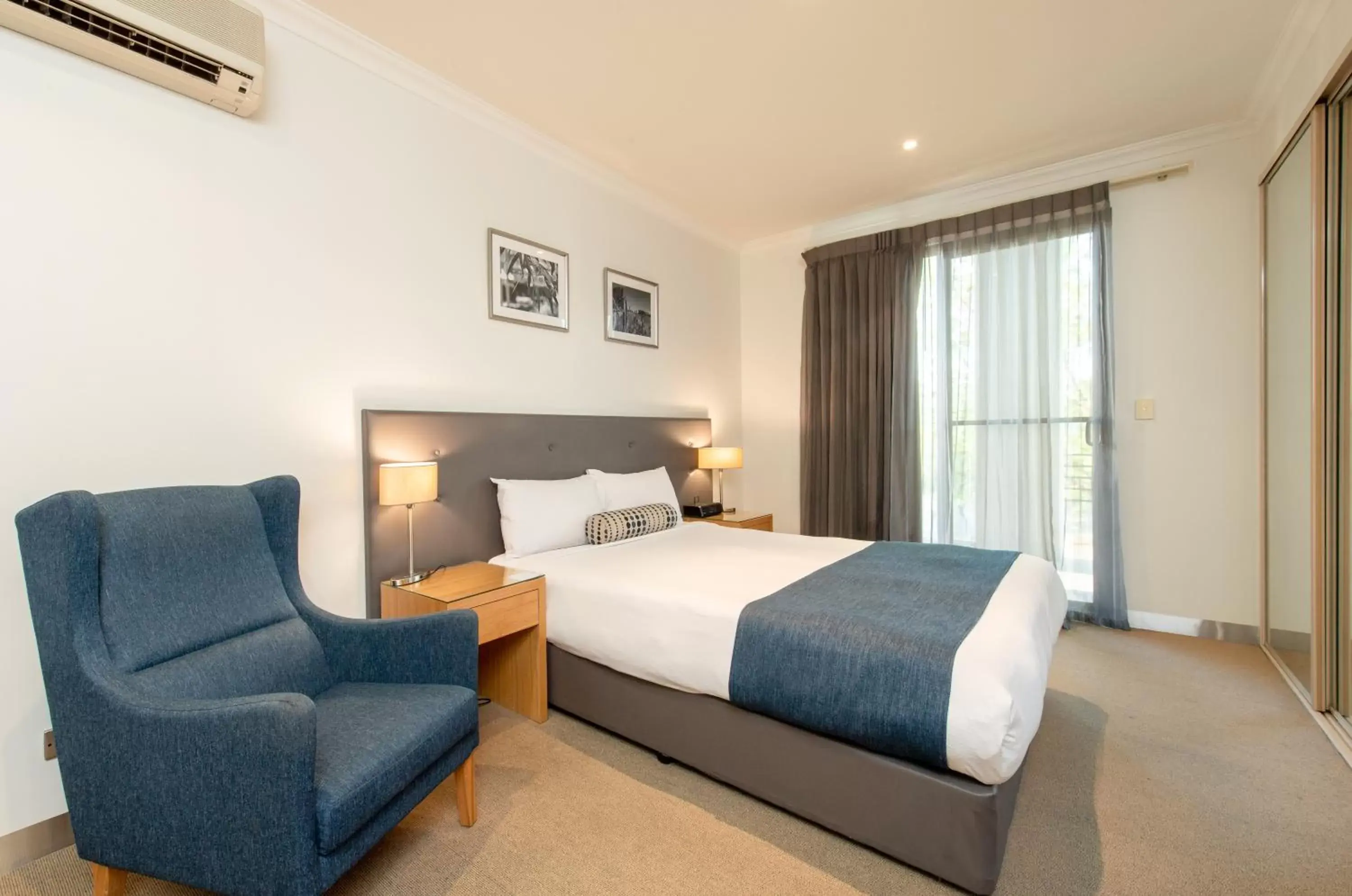 Bed in Mawson Lakes Hotel