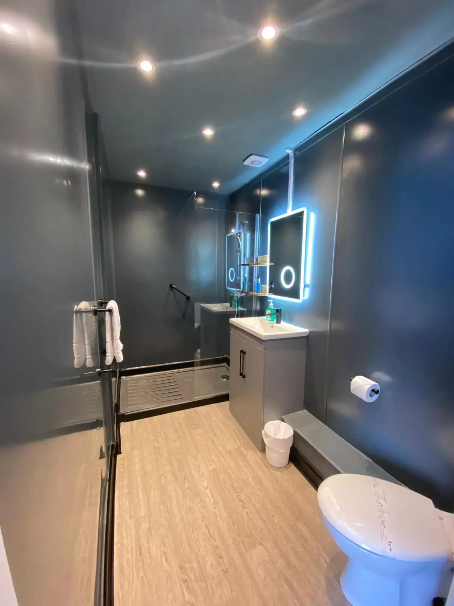 Superior Double or Twin Room with Sea View in Pentire Newquay Cornwall Hotel Superior Double or Twin Room with Sea View in Pentire Newquay Cornwall Hotel