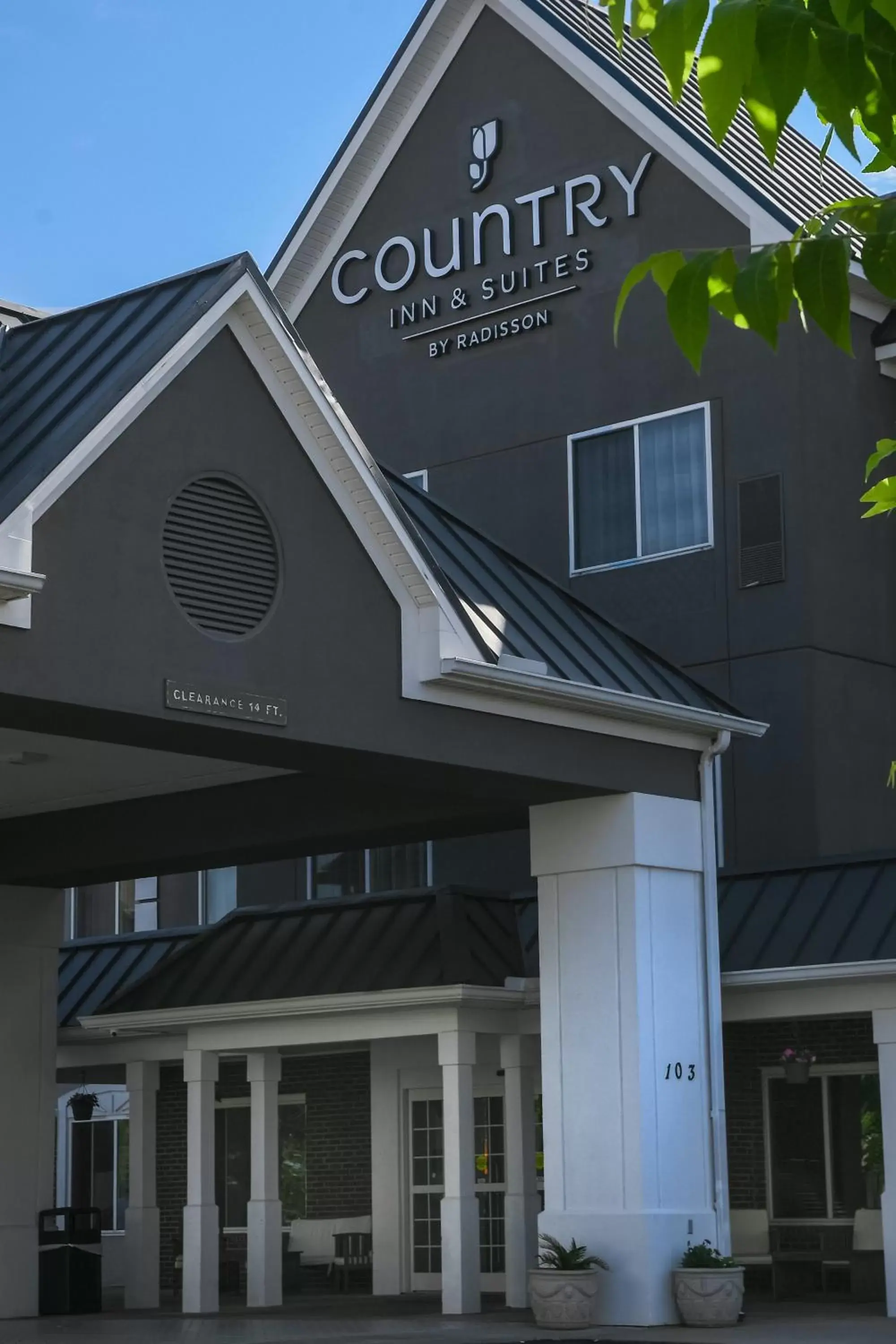 Facade/entrance, Property Logo/Sign in Country Inn & Suites by Radisson, Augusta at I-20, GA