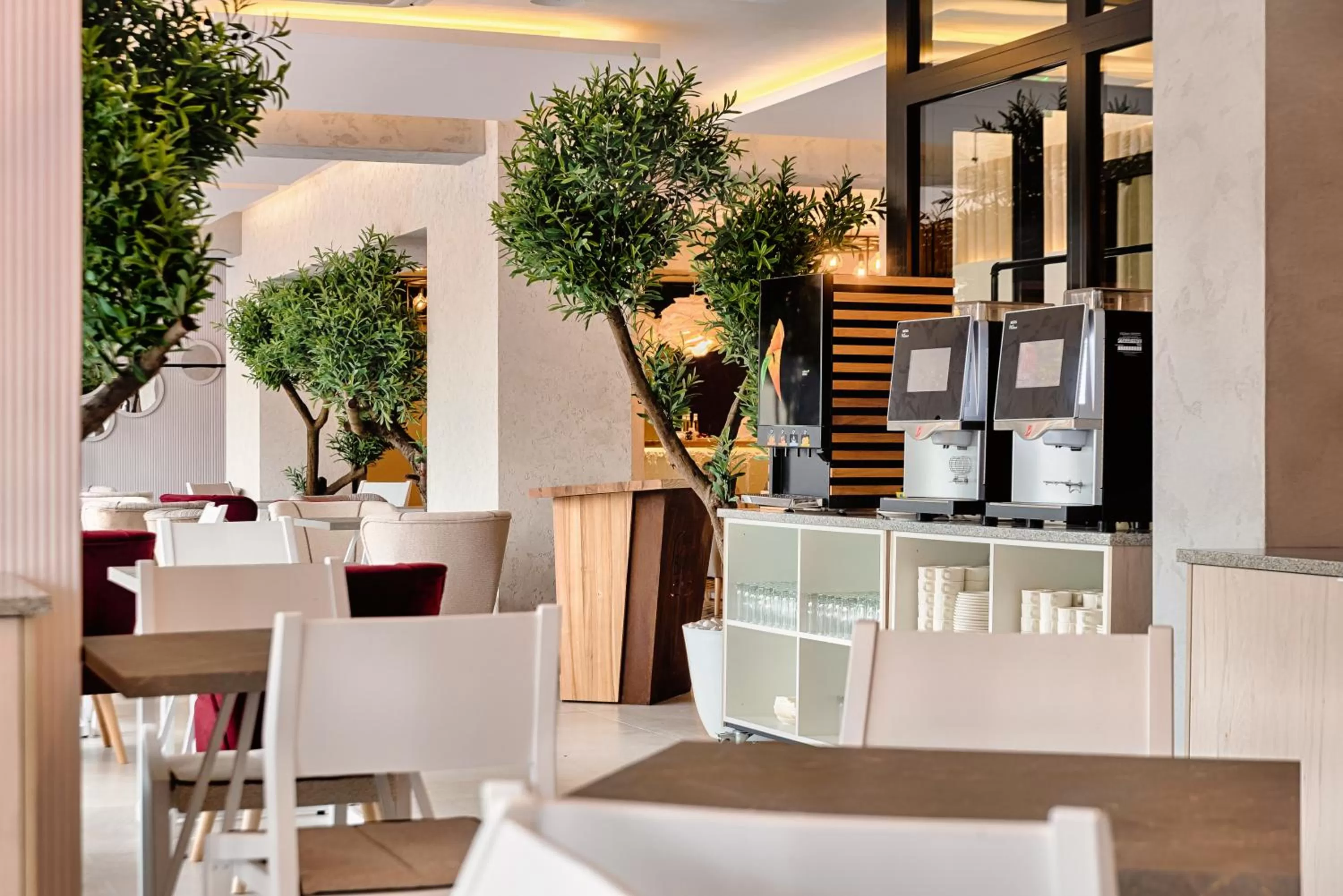 Buffet breakfast in Citi Hotel's Łódź