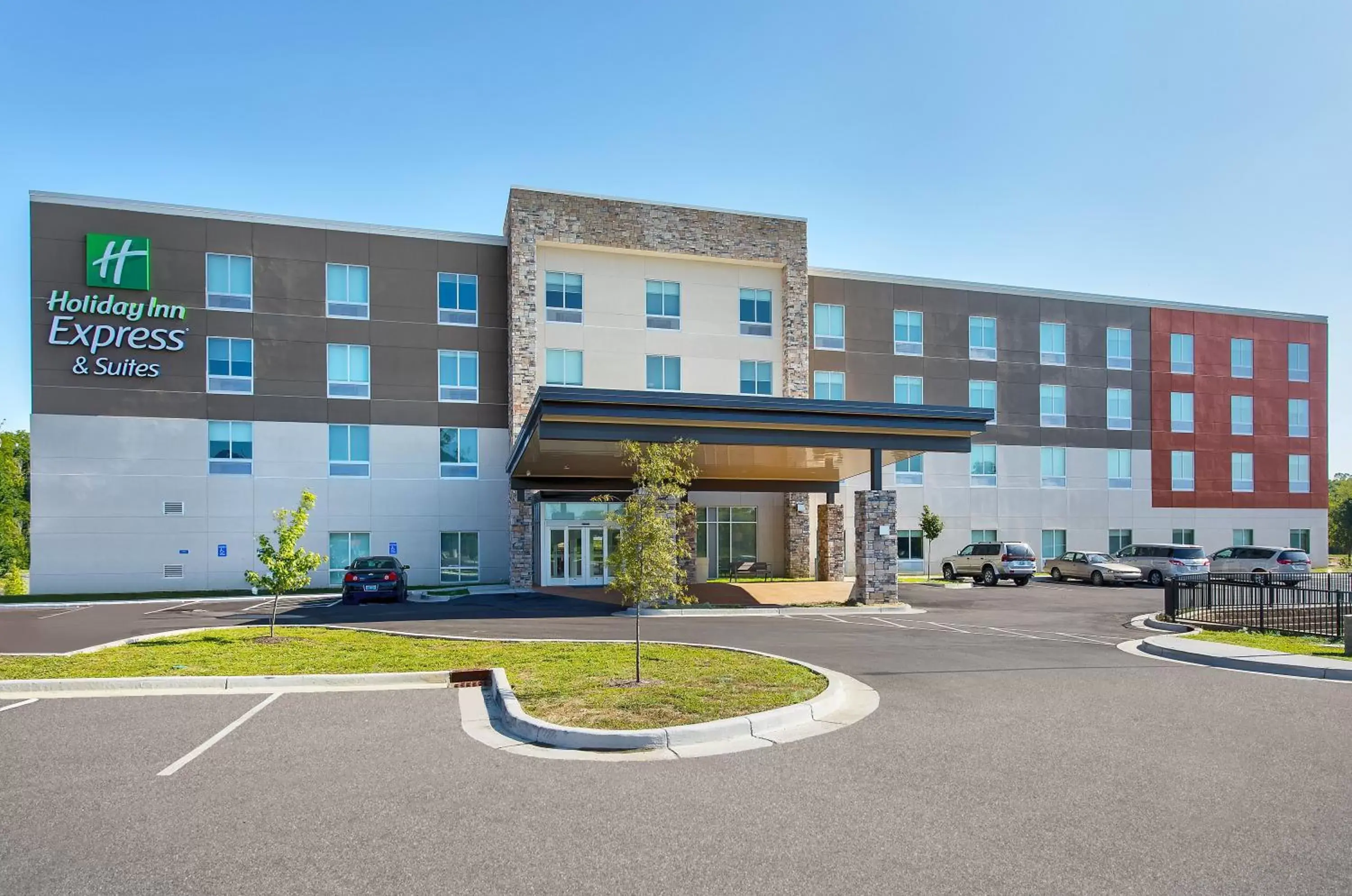 Property building in Holiday Inn Express & Suites - La Grange by IHG Property building in Holiday Inn Express & Suites - La Grange by IHG
