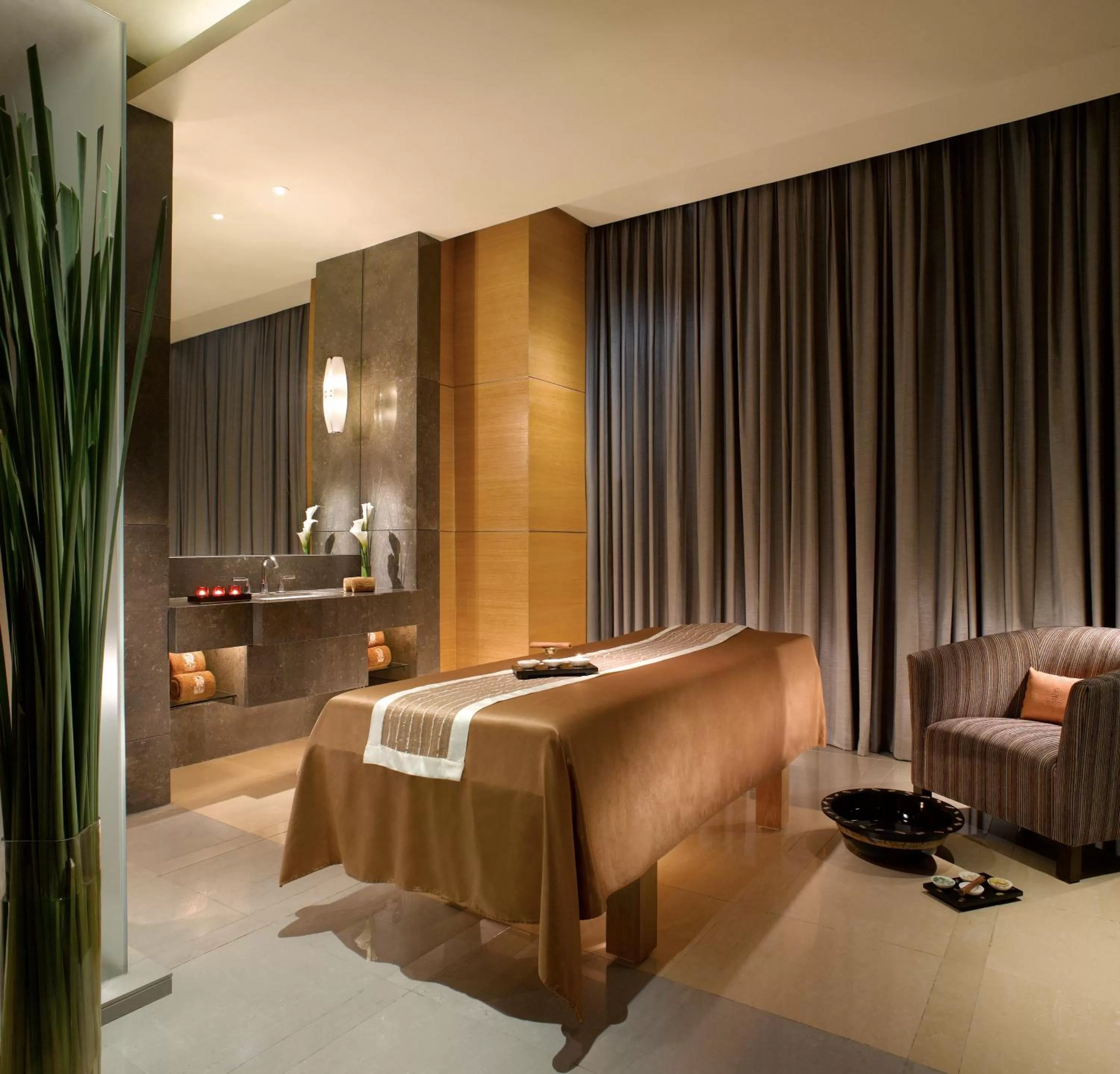 Spa and wellness centre/facilities, Bed in The Residences of The Ritz-Carlton Jakarta Pacific Place