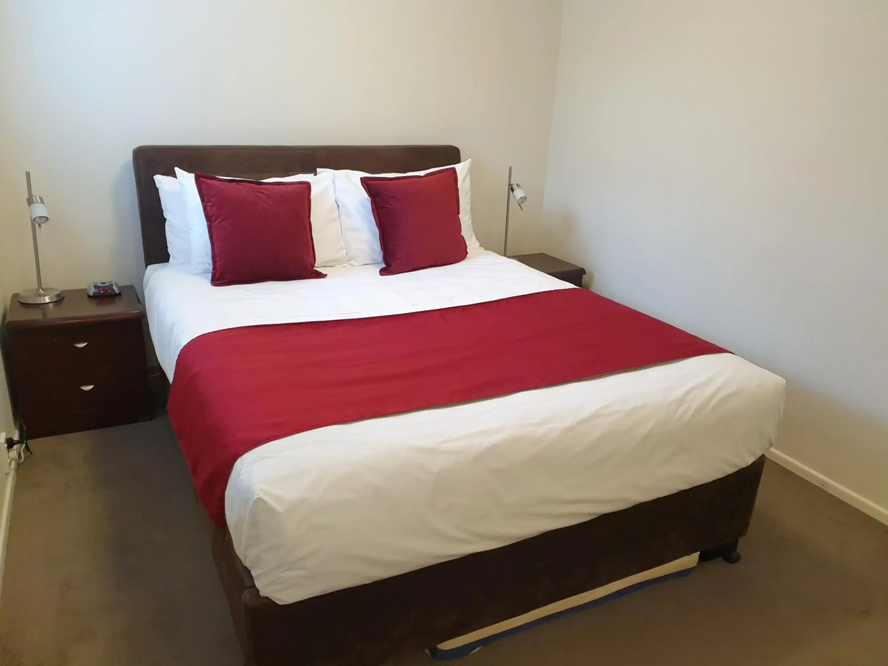 Bed in At Eden Park Motel Bed in At Eden Park Motel