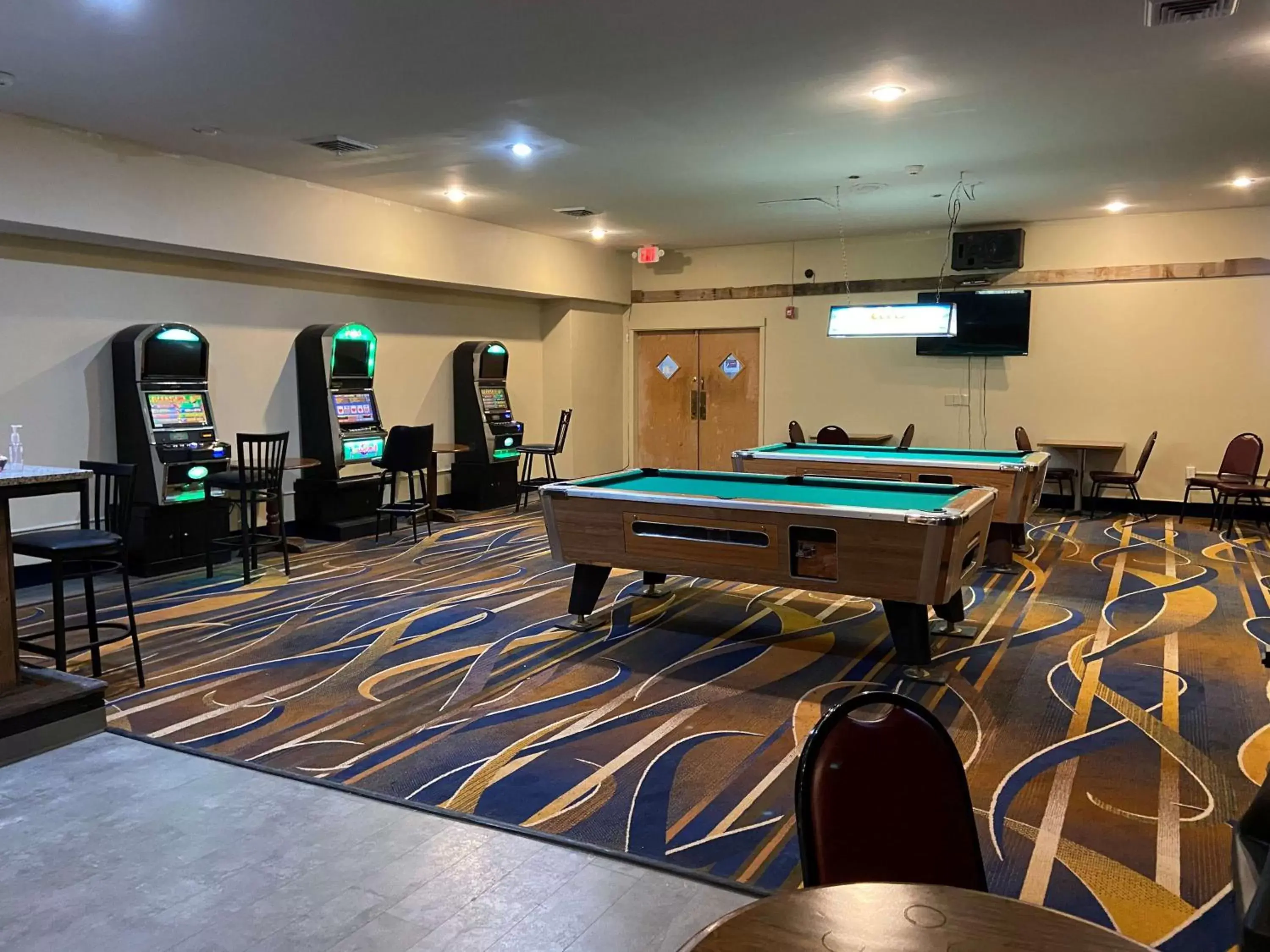 Lounge or bar, Billiards in Days Inn by Wyndham Rawlins