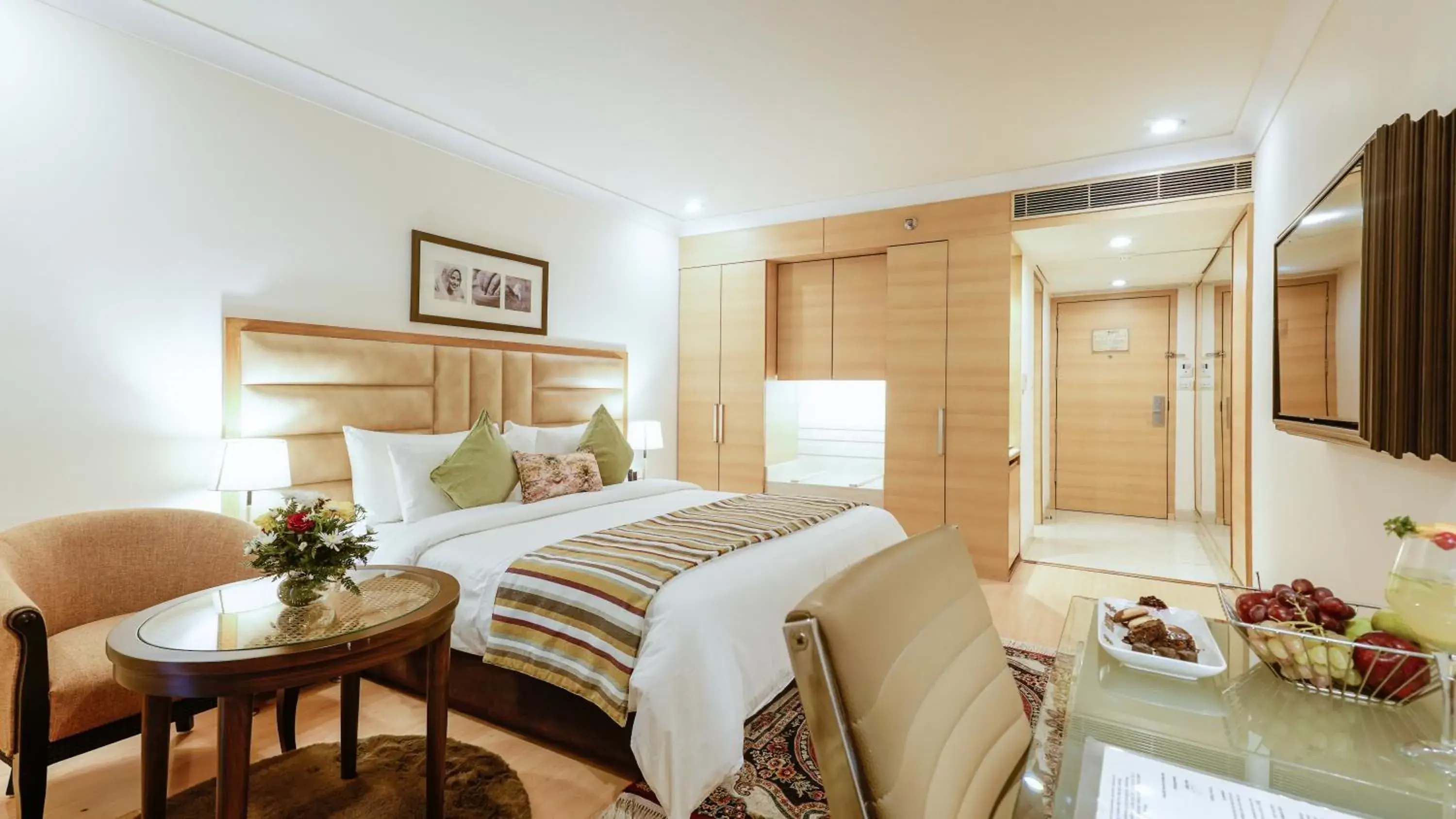 Bedroom, Bed in Best Western Merrion Bedroom, Bed in Best Western Merrion