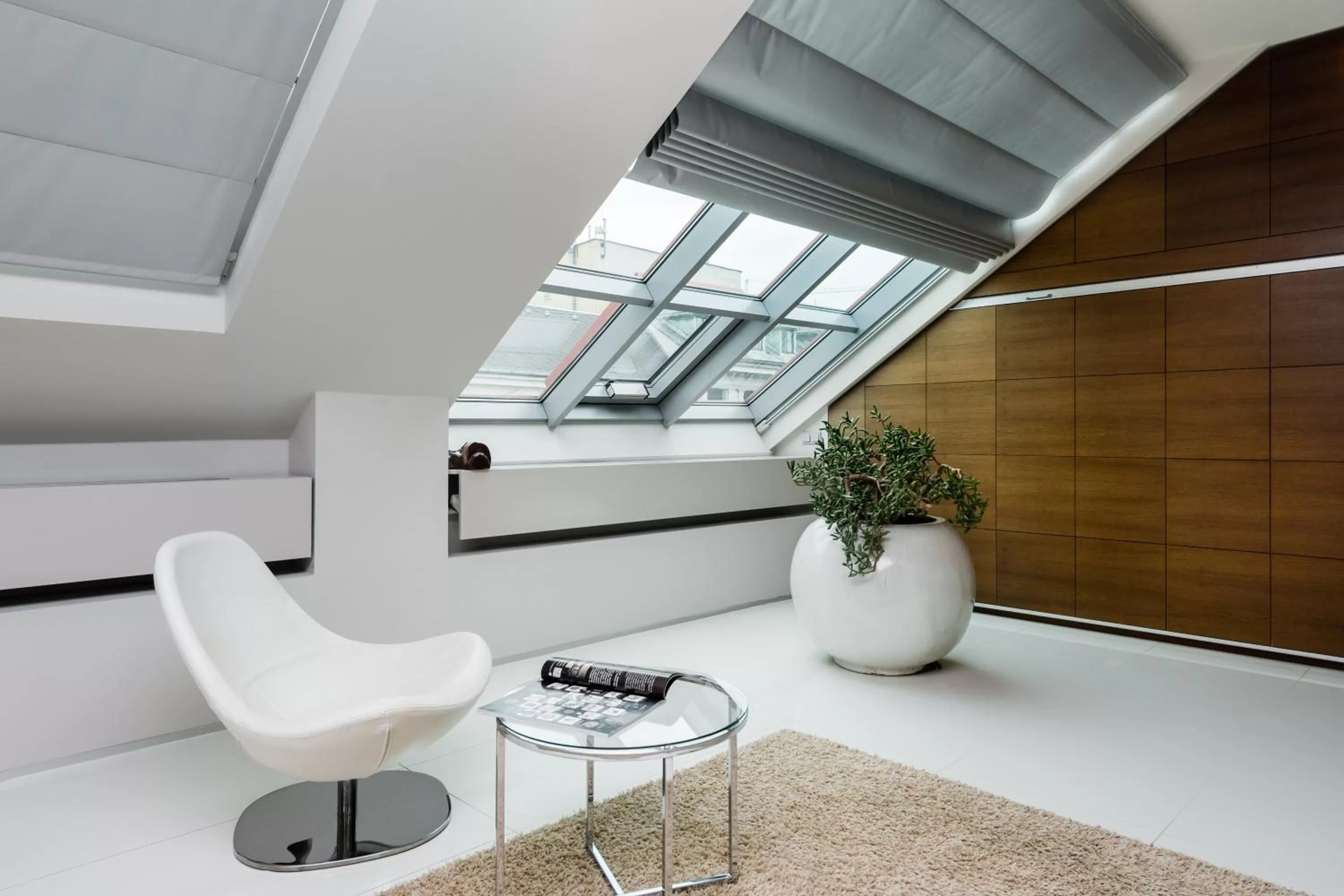 Living room in Grand Central Residence by TKC