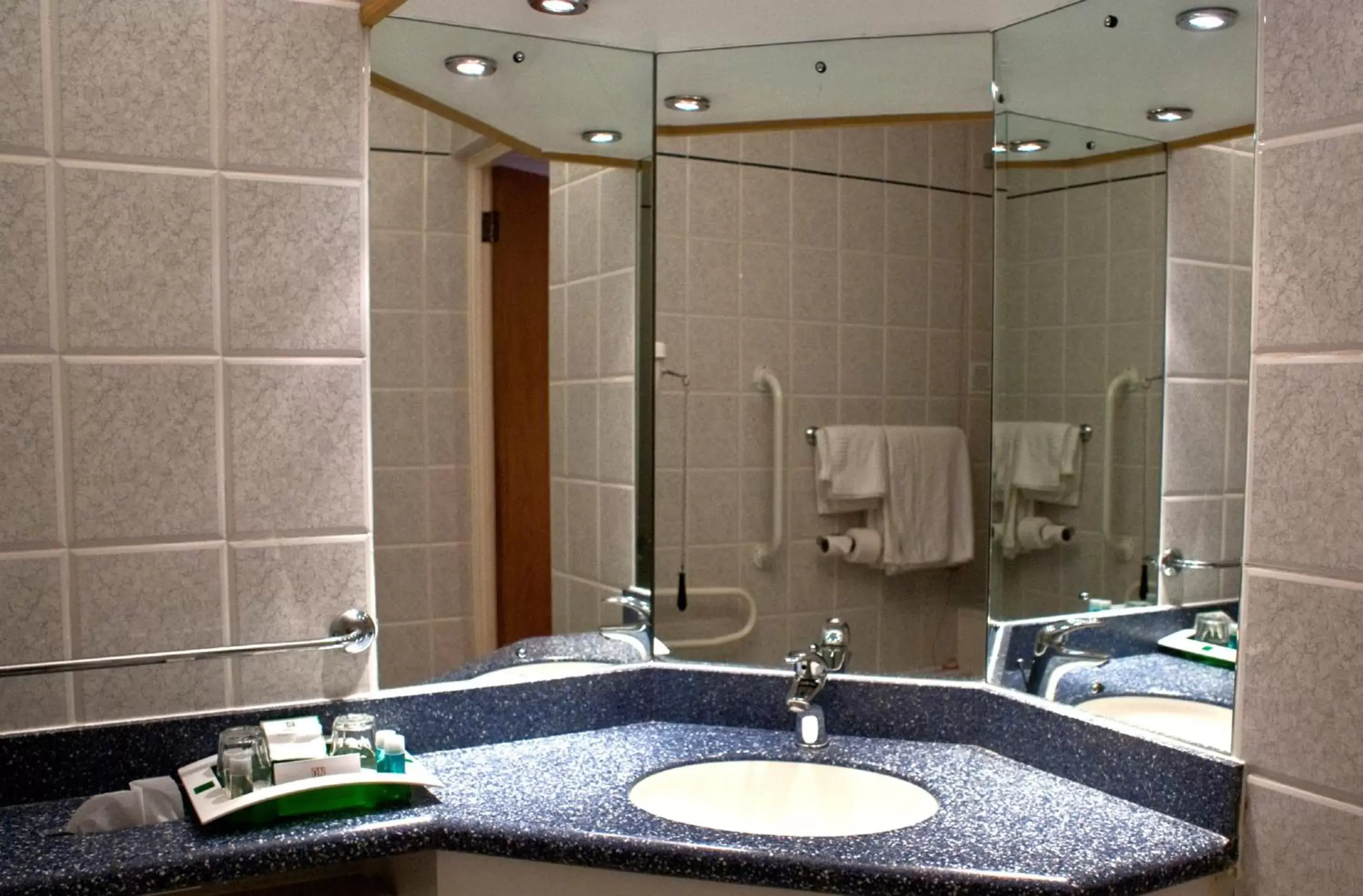 Bathroom in Holiday Inn Ashford - North A20, an IHG Hotel