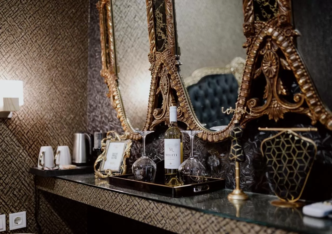 Drinks in ROH Suites