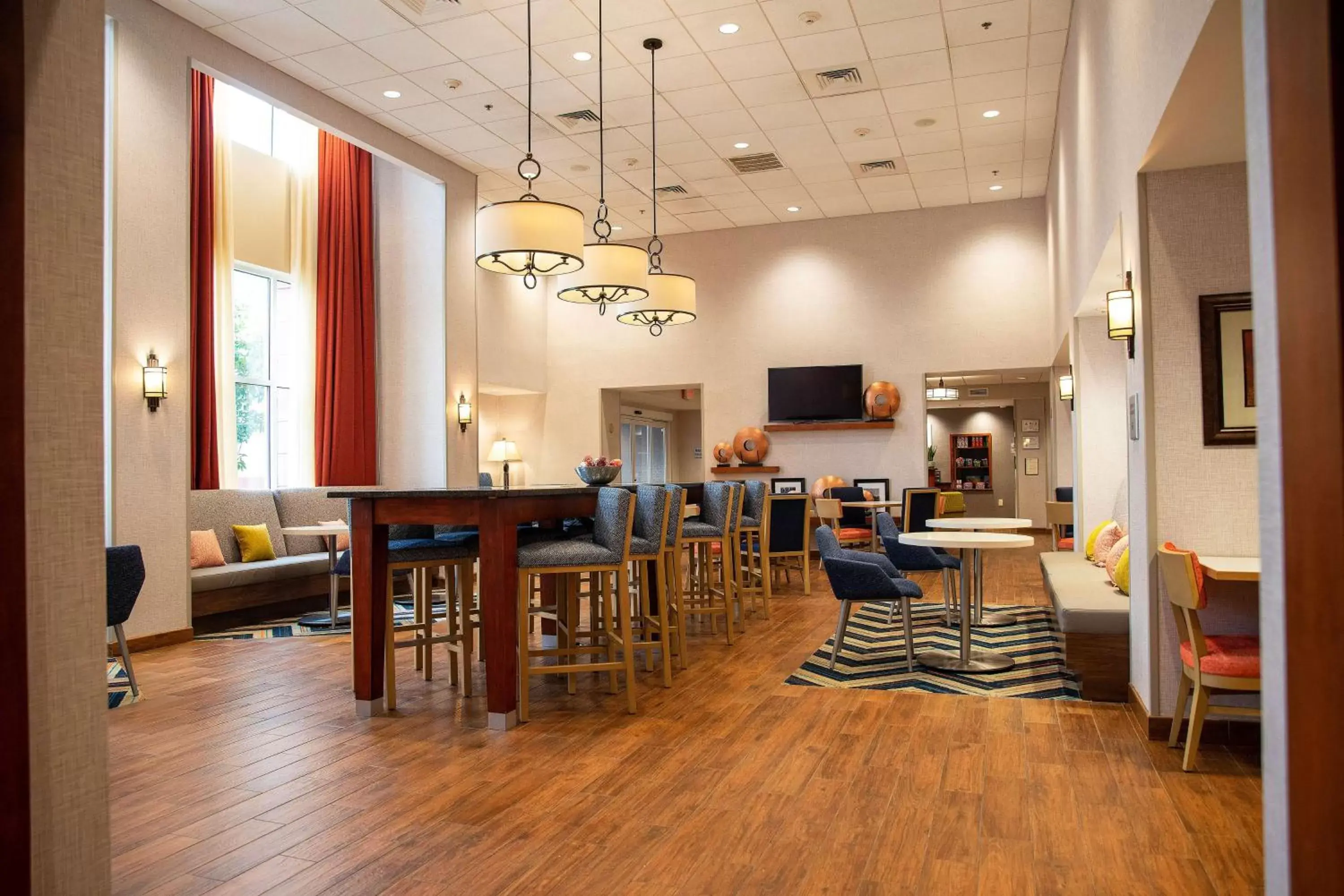 Breakfast, Restaurant/Places to Eat in Hampton Inn & Suites Jacksonville