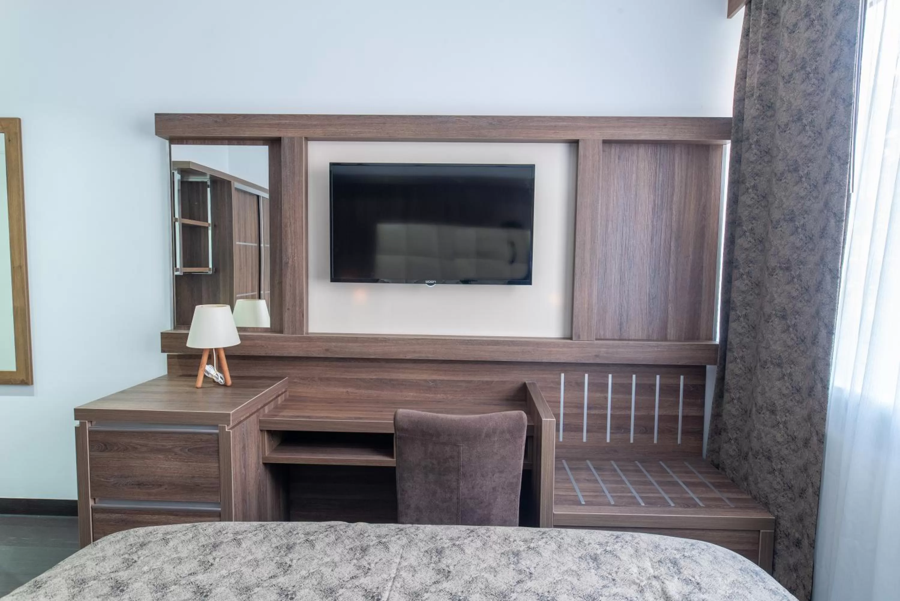 Communal lounge/ TV room, Bed in Hotel Cataleya