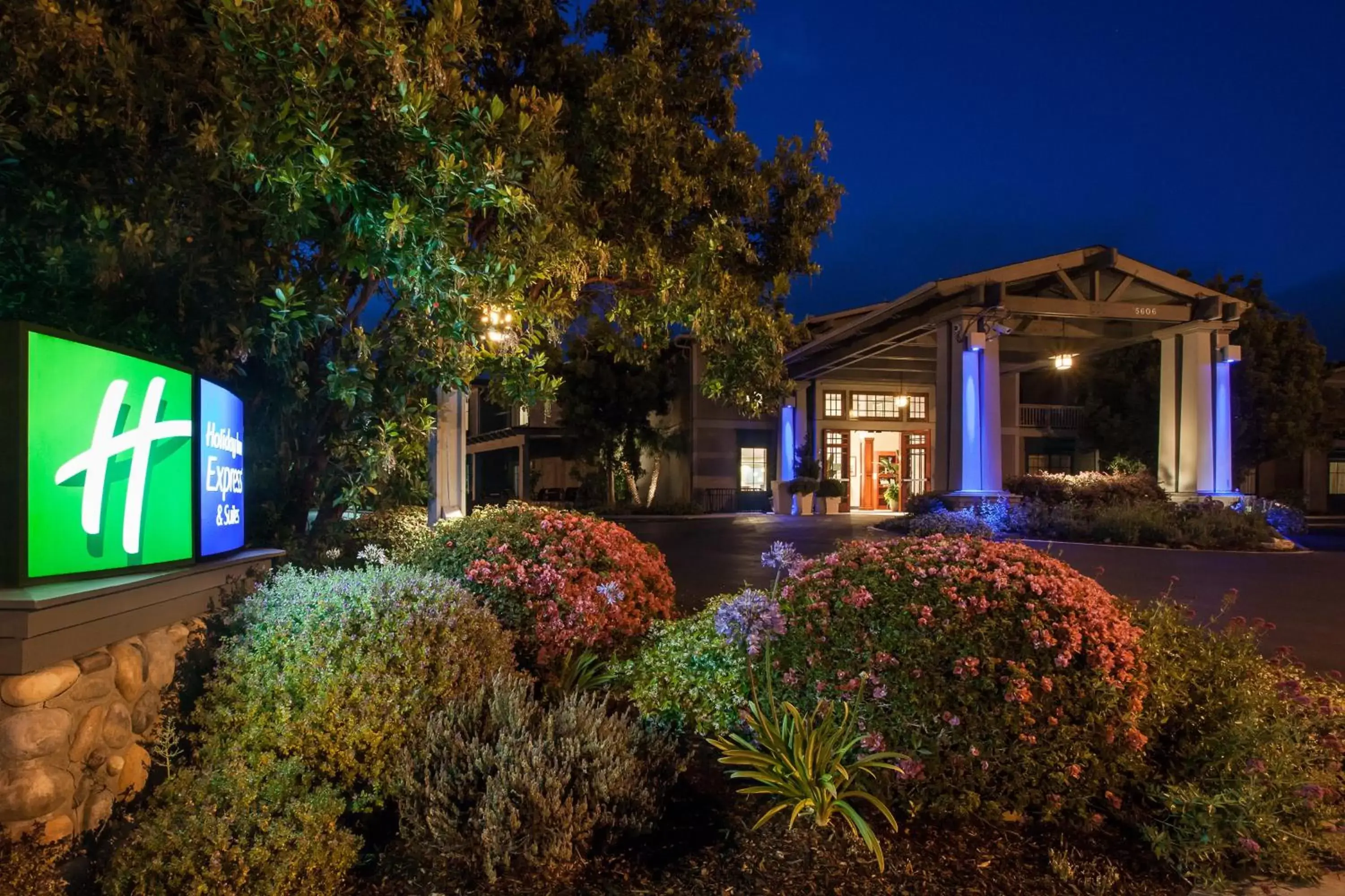 Property Building in Holiday Inn Express & Suites Carpinteria, an IHG Hotel