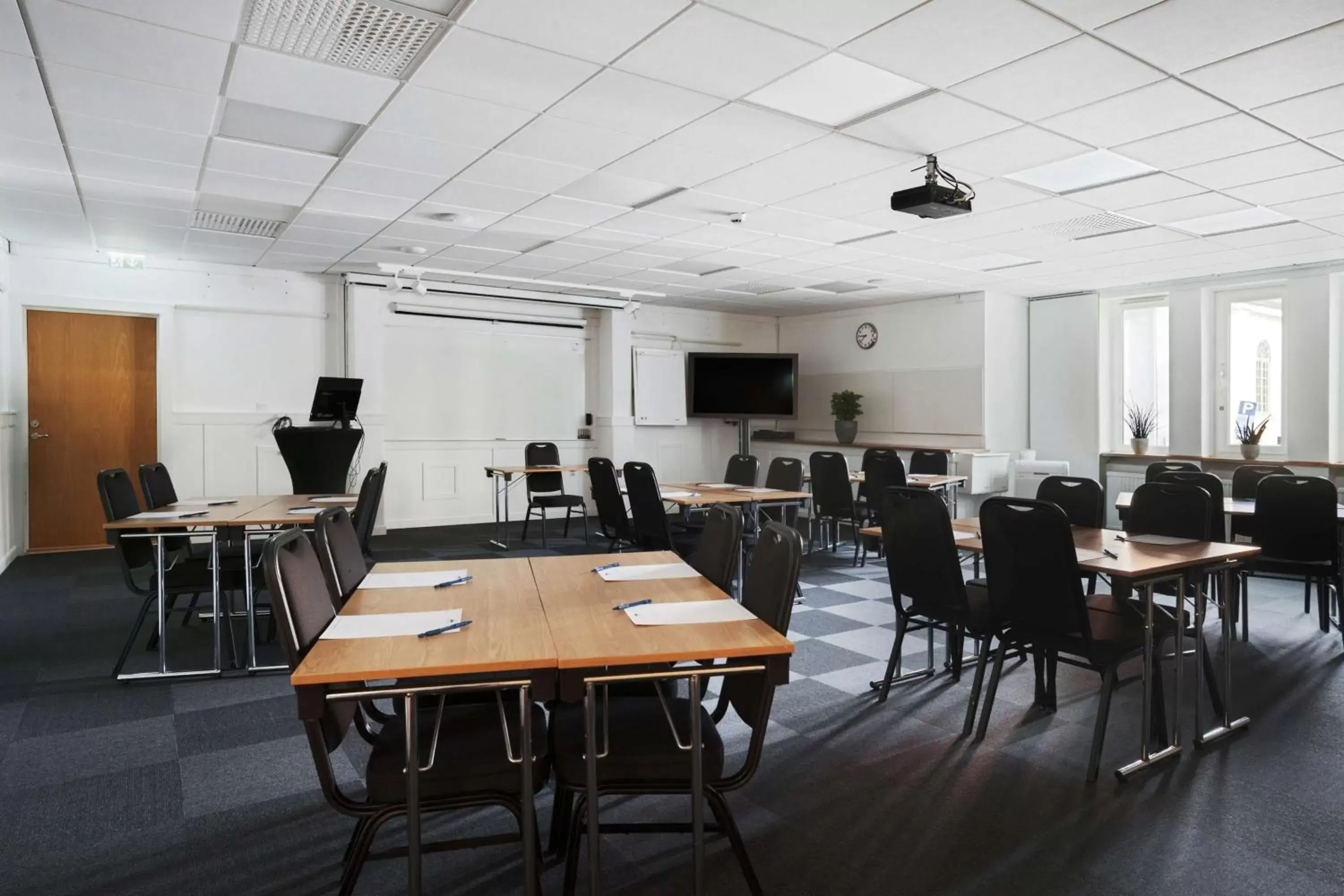 Meeting/conference room, Restaurant/Places to Eat in Best Western Hotel Halland