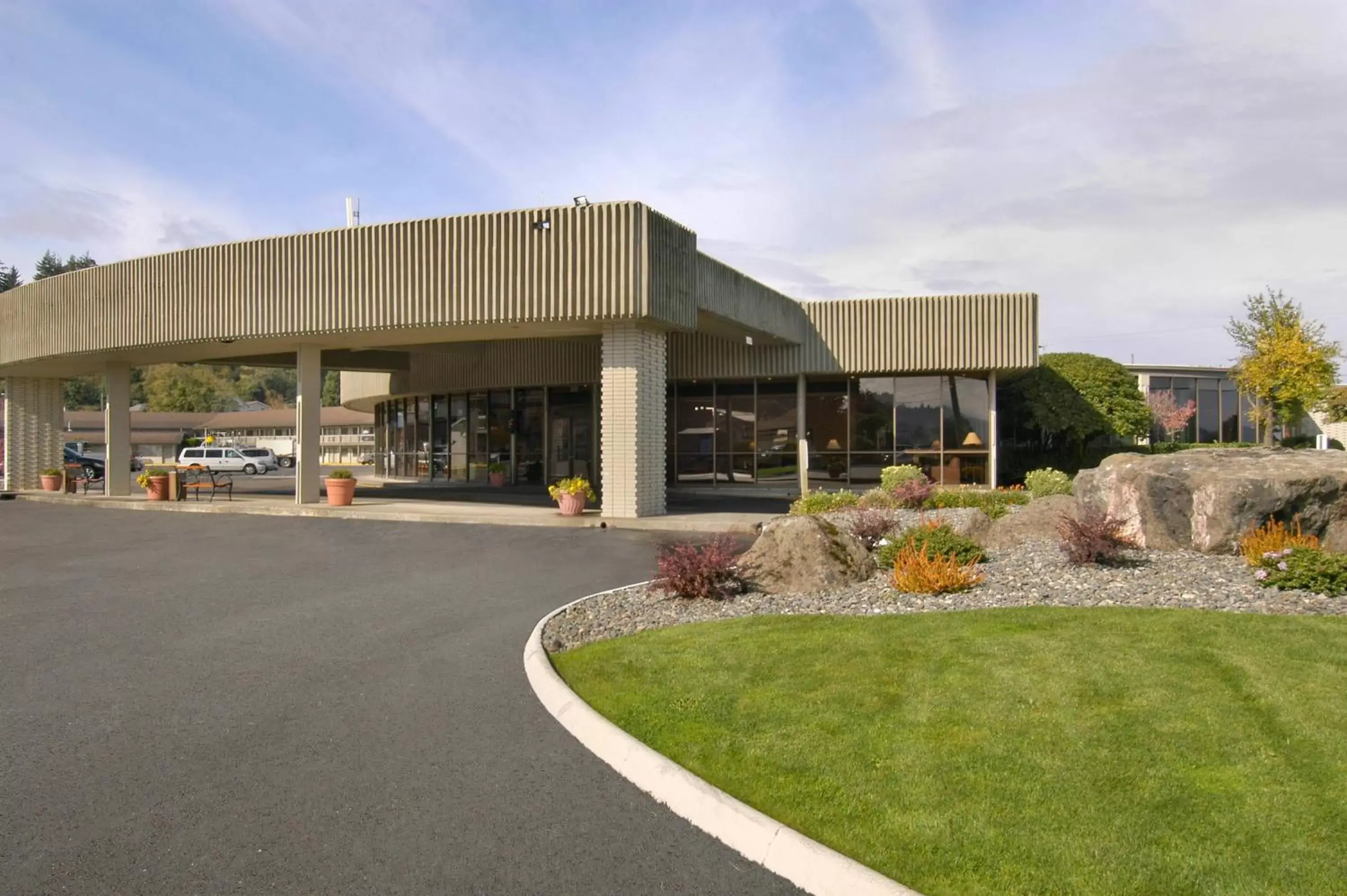 Facade/entrance, Property Building in Red Lion Hotel Coos Bay