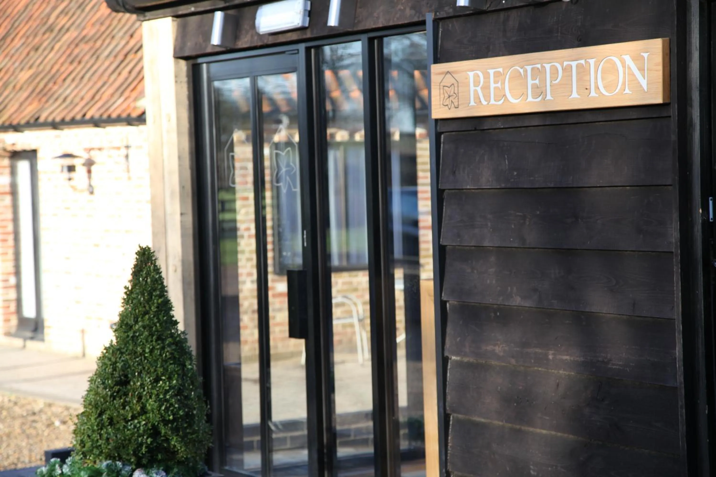 Facade/entrance in Ivy House Country Hotel